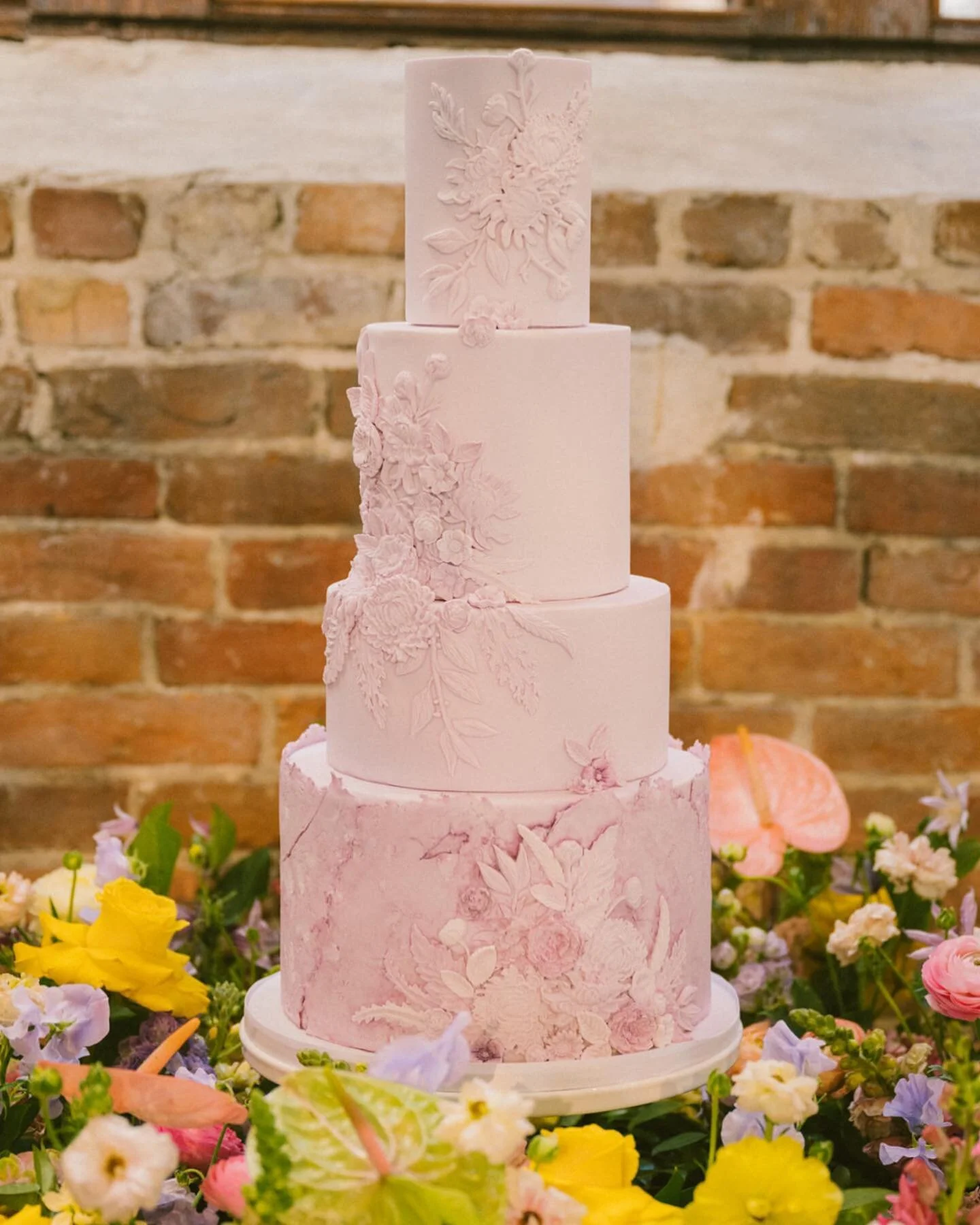 Happy Valentine's Day! 🤍 

The cake we did for the @brooklynartscenterweddings open house!  Had the best time meeting potential clients and getting to meet more local vendors.  Was completely blown away by the overall design and execution from the t