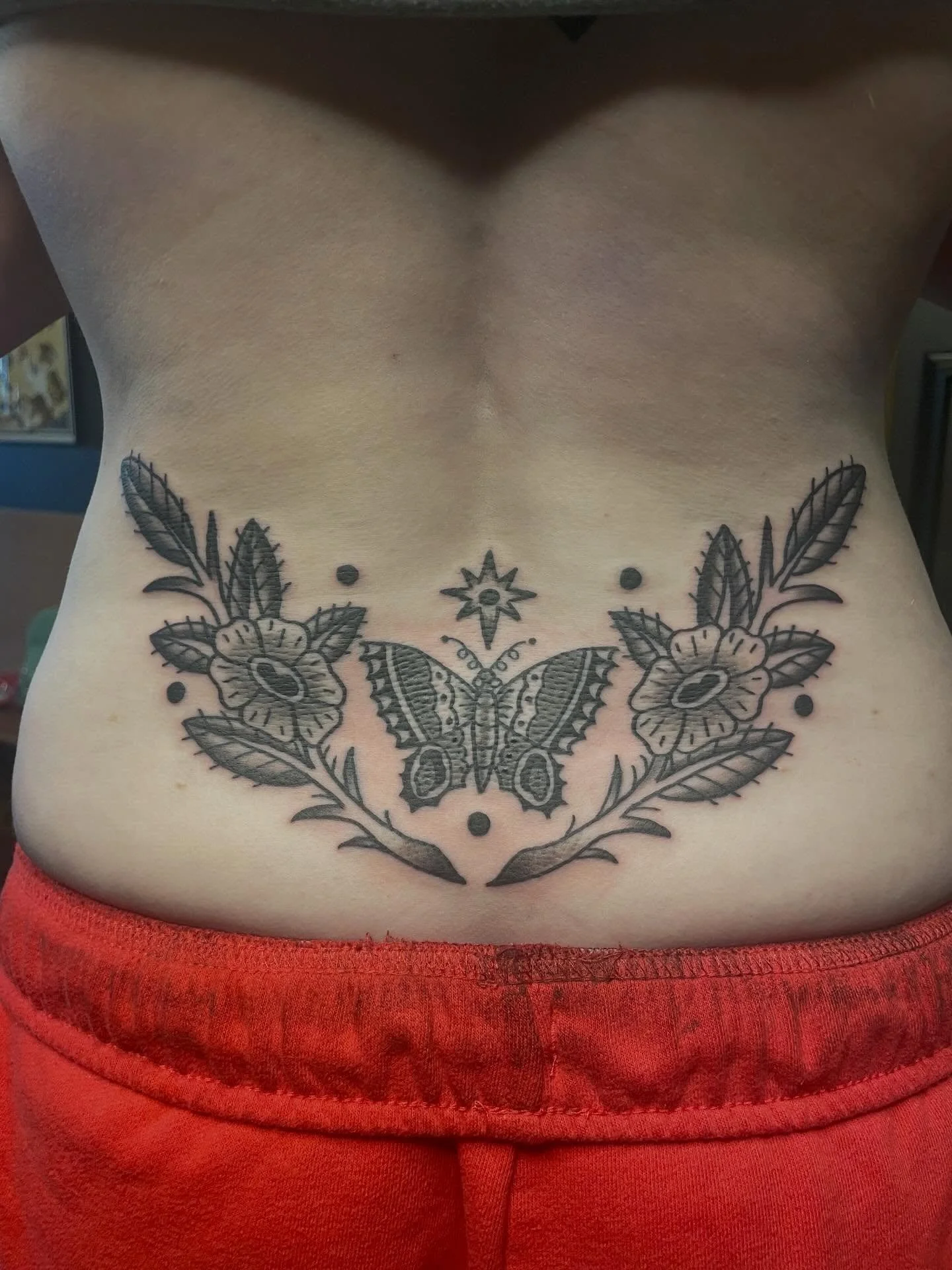 Tattoo from my last reel, truly had a blast designing and tattooing this piece. American traditional makes my heart sing and we definitely put bumper stickers on Bentleys round&rsquo; here 😂❤️ if you&rsquo;re interested in something similar or just 