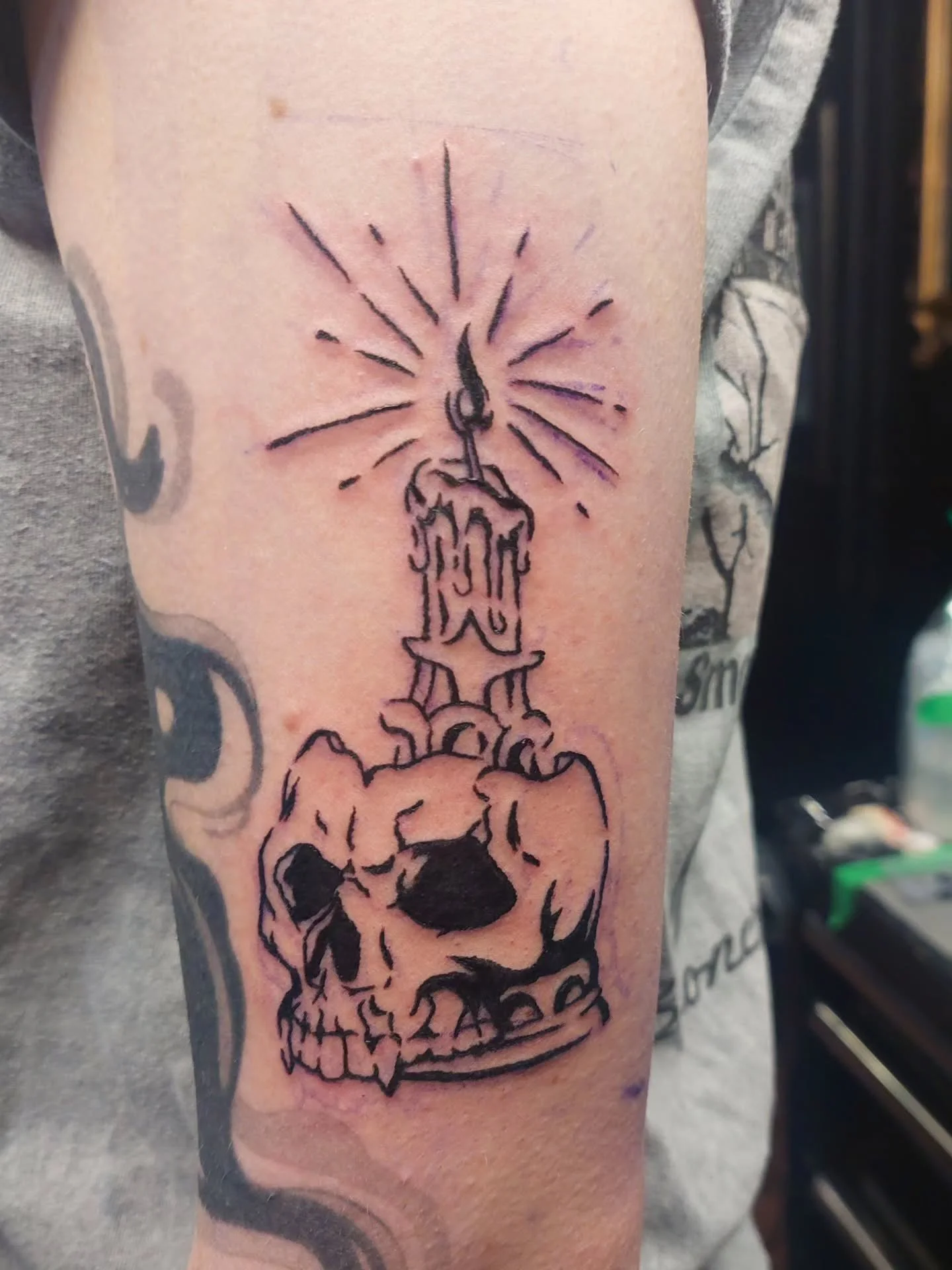 Art update, some fresh and some healed. Honoured for the trust as always <3 
If my art is something you'd be interested in getting etched into you, reach out, and we'll make it happen ✌️