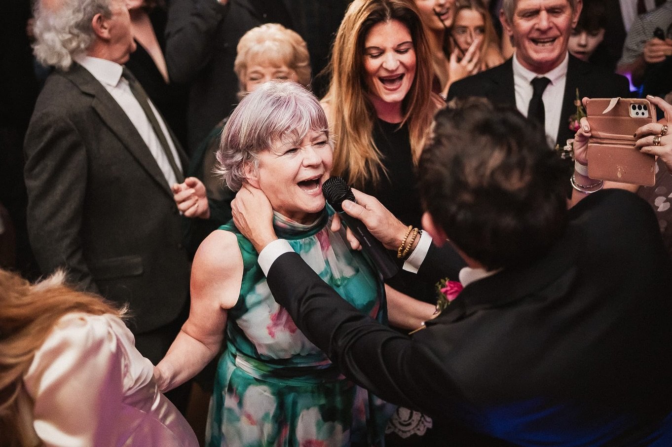 Not every wedding photo is golden hour and romantic portraits. Sometimes it&rsquo;s just the good, honest stuff - moments you didn&rsquo;t even see happen.
Here&rsquo;s a handful from Mel &amp; Paul&rsquo;s brilliant February wedding.
.
Venue @woodst