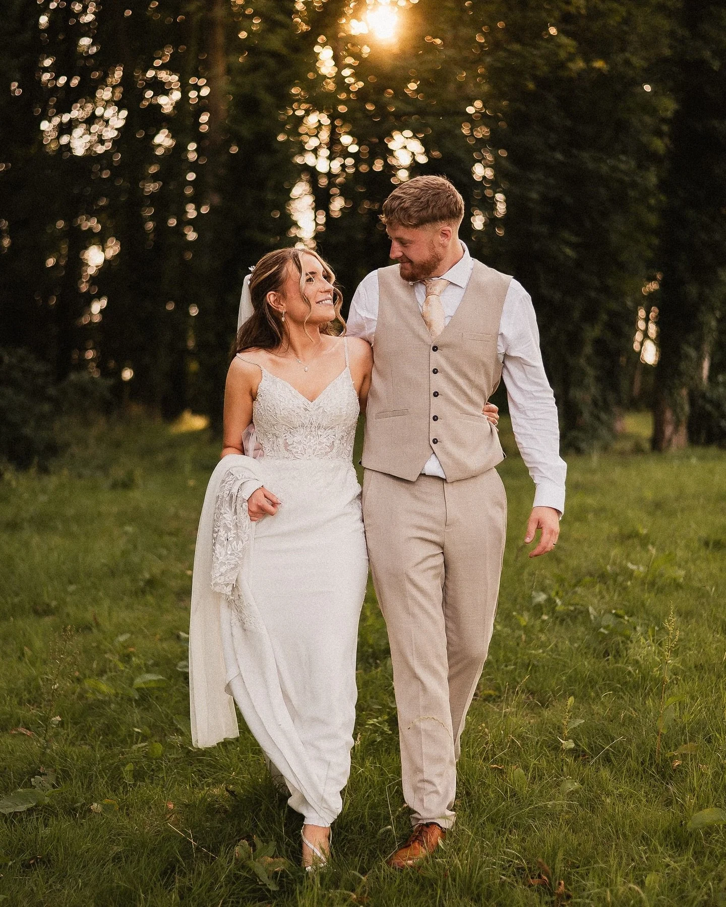 Katie &amp; Brad&rsquo;s full gallery is on its way, so here&rsquo;s a little taster of what&rsquo;s waiting for them!
.
Venue @wildesinns 
Dress @wed2b 
Florist @monicafhewittfloristltd 
Video @enchanted_media_uk 
Suits @revolvermenswear 
Hair @nath