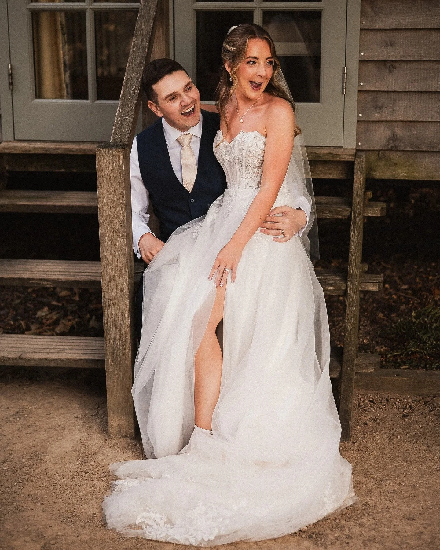 More from Louise and Sam&rsquo;s wedding at The Carriage Hall last week? Oh go on then&hellip;
.
Venue @thecarriagehall 
Content Creator: Maddie: @thecontentdrop 
Makeup: Sophie: @sophiehowick_bridalmakeup 
Hair: Phoebe: @bridalhairbyphoebe 
Band: @c