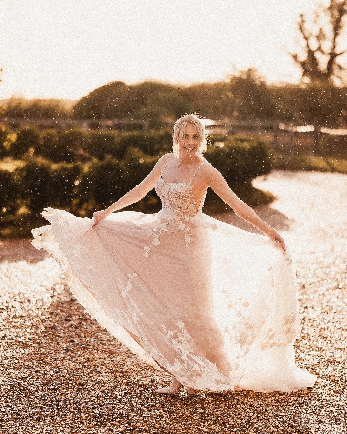 Meet Bethan.
Bethan told me that she&rsquo;d dance in the rain on her wedding day if it came to it, and that&rsquo;s exactly what she did. This is how you do it; you only get to do this once, so if it rains - get wet, have fun, embrace it!
.
I first 