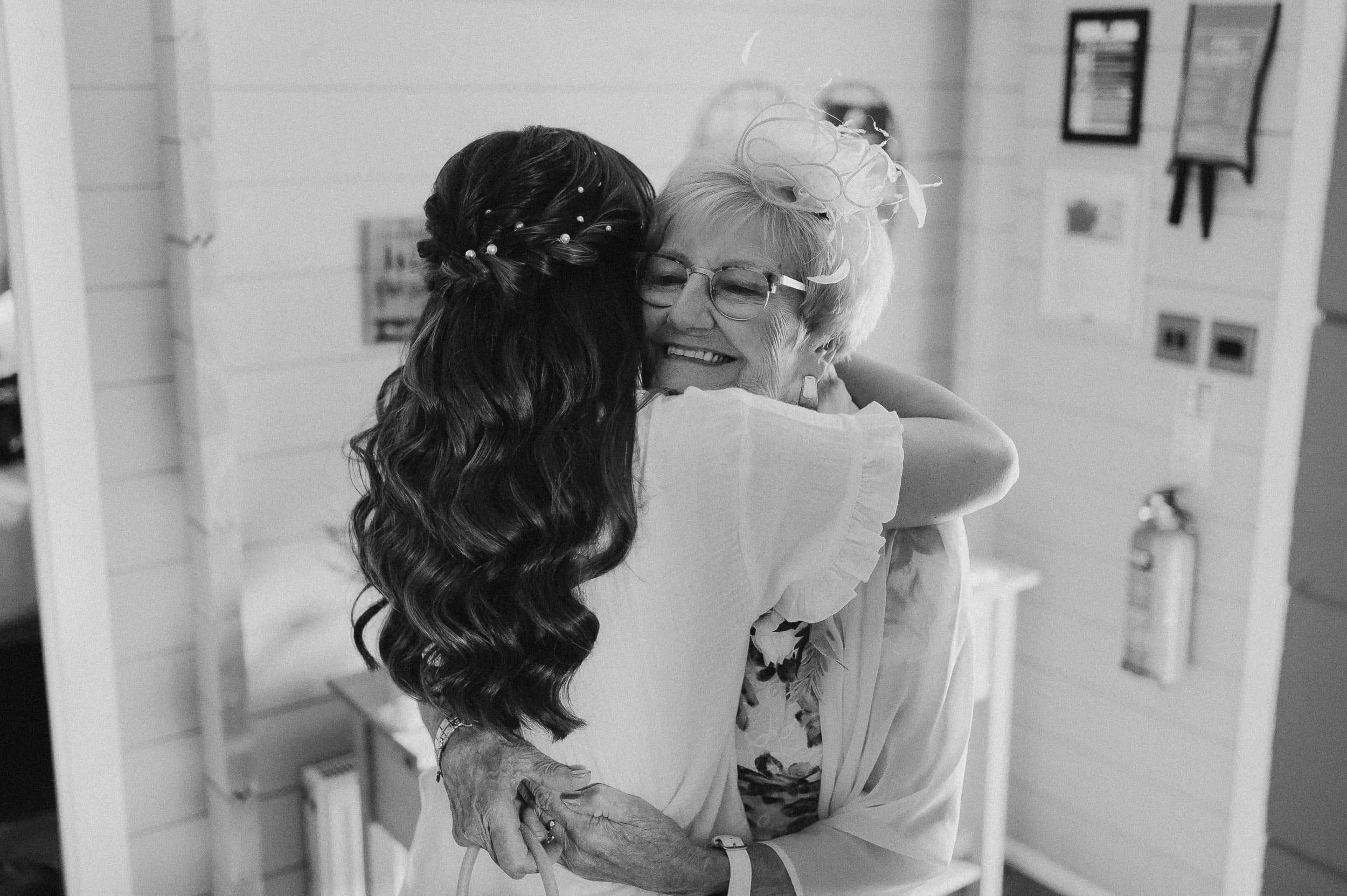 Nuddock-Wood-Lakes-Wedding-008.jpg