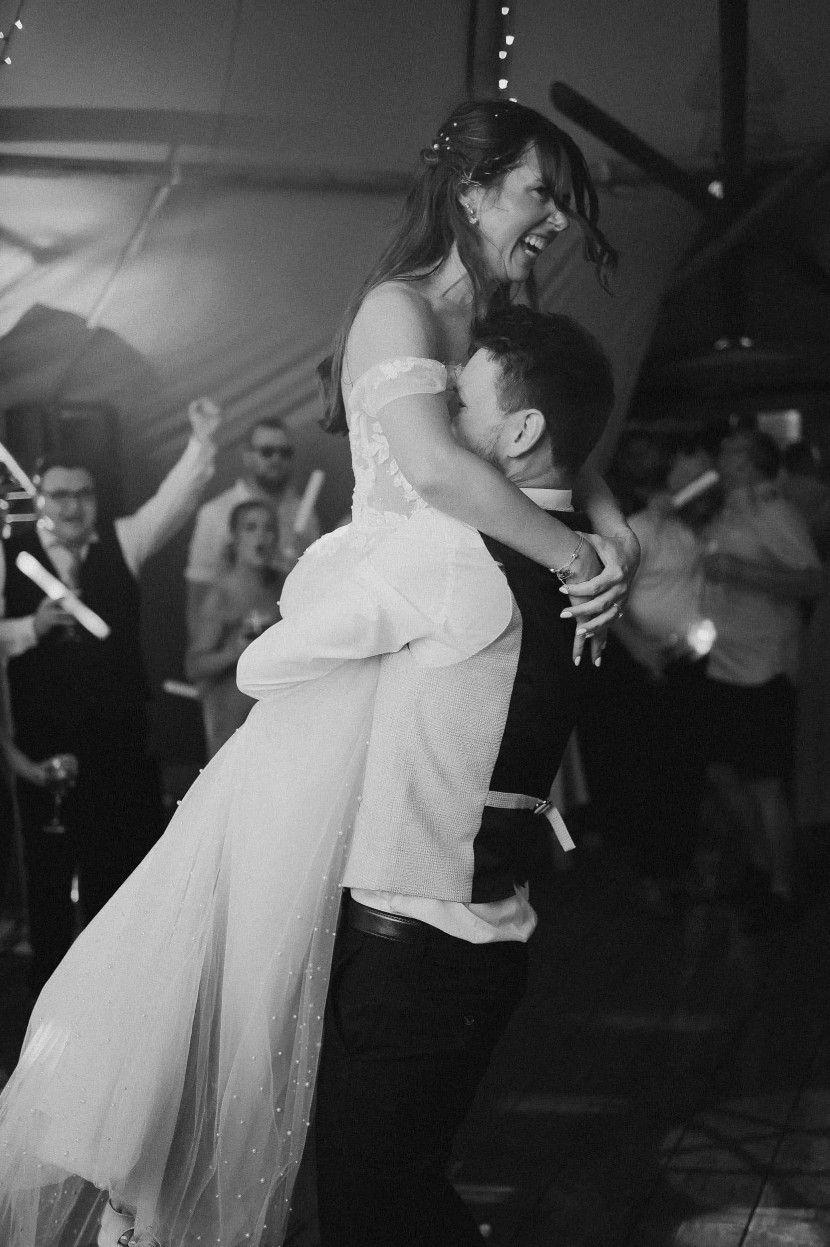 Nuddock-Wood-Lakes-Wedding-081.jpg
