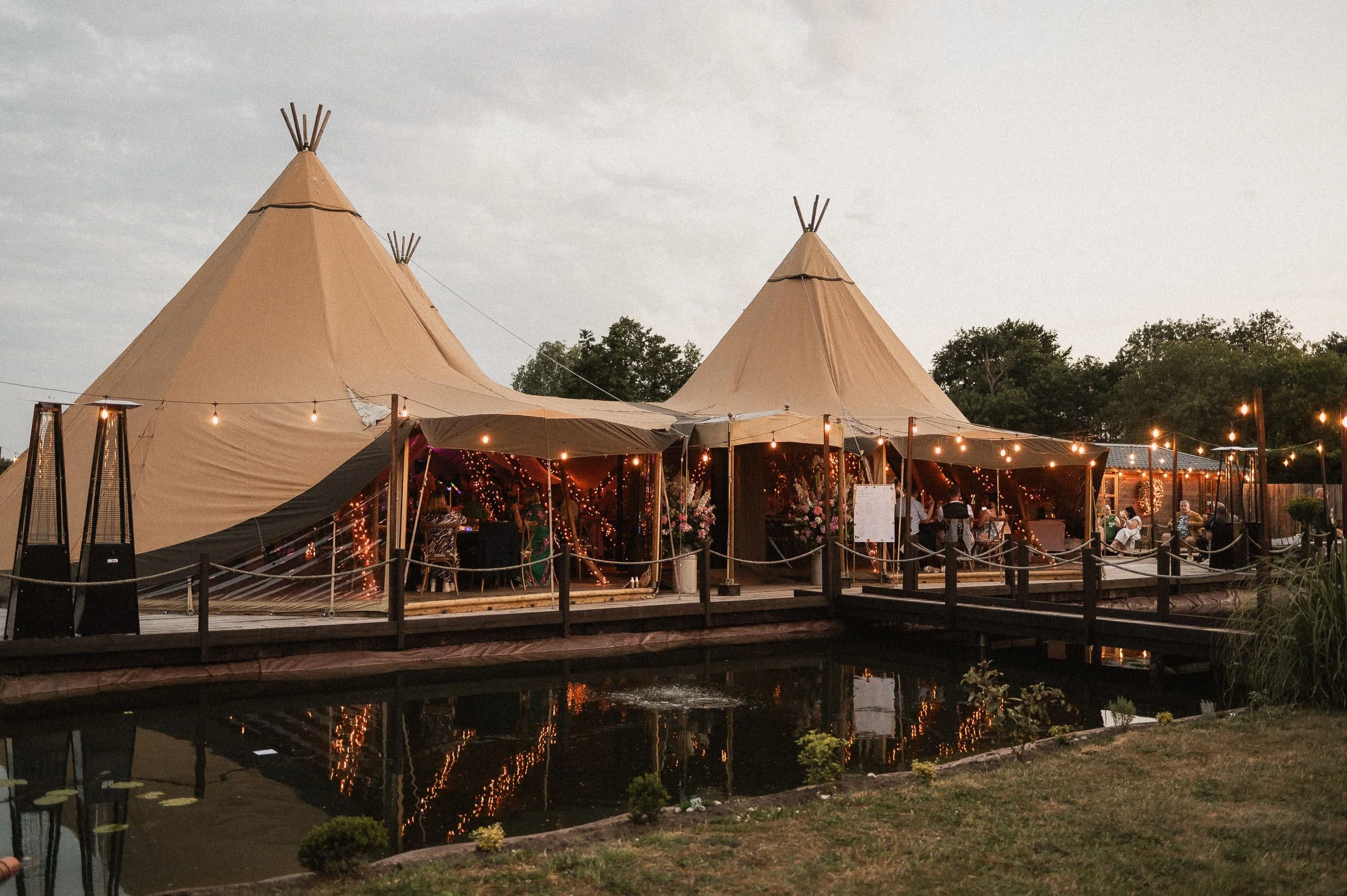 Nuddock-Wood-Lakes-Wedding-089.jpg
