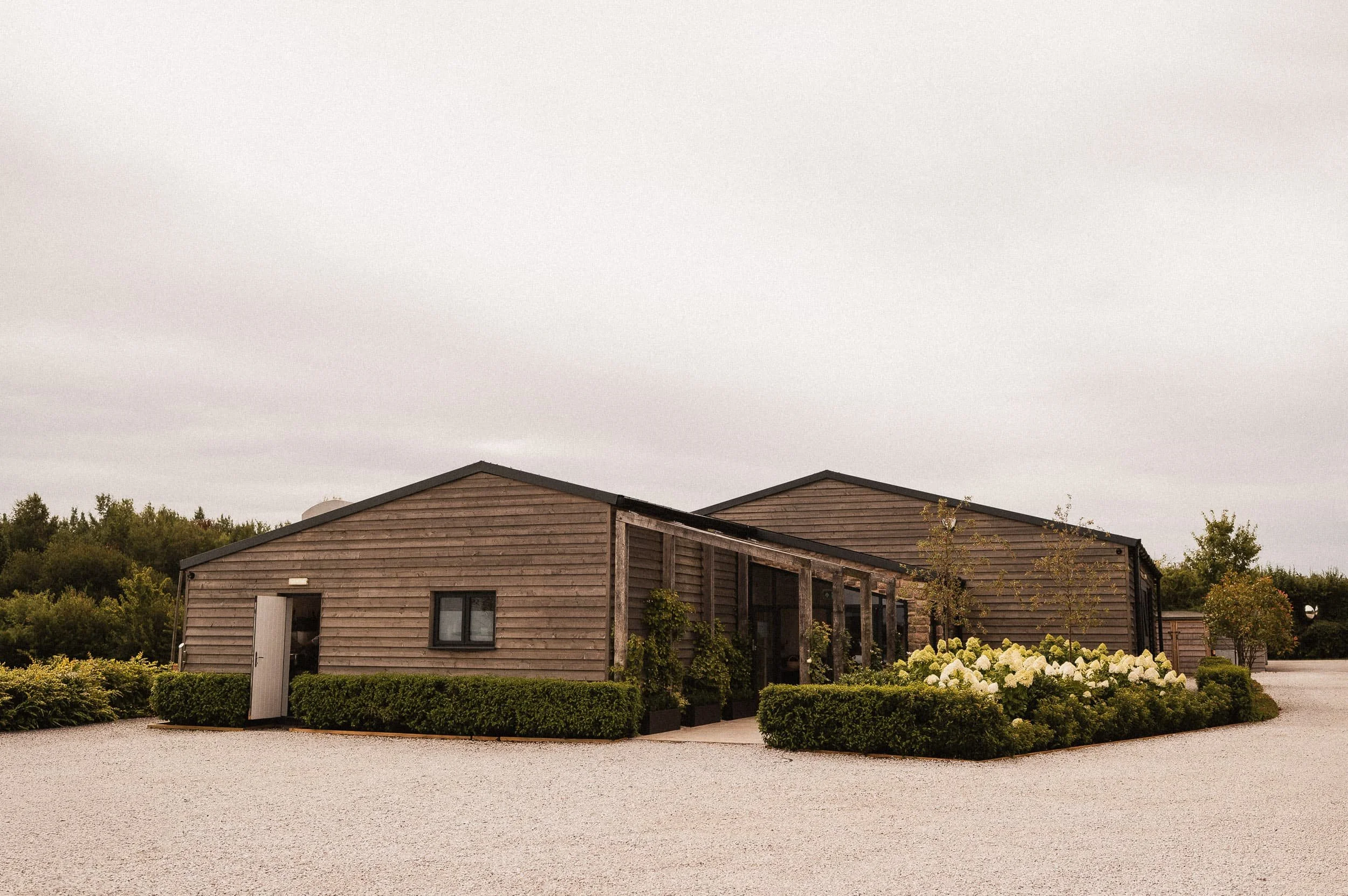 Stretton-Manor-Barn-Wedding-001.jpg