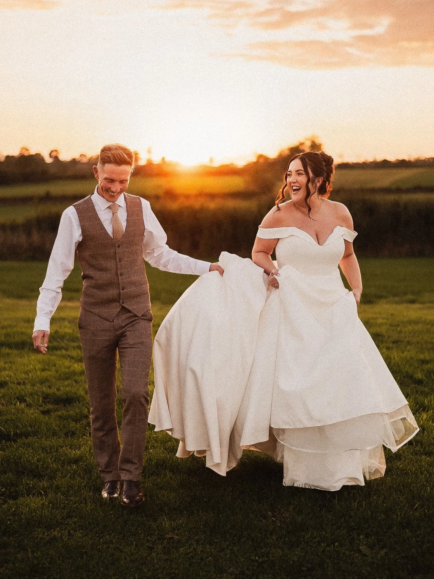 Golden Hour at Grangefields
.
After a morning of rain and some pretty threatening forecasts, I honestly didn&rsquo;t think we&rsquo;d get weather like this for Leigh &amp; Richie&rsquo;s wedding on Sunday. But the sun stuck around all day, and we man