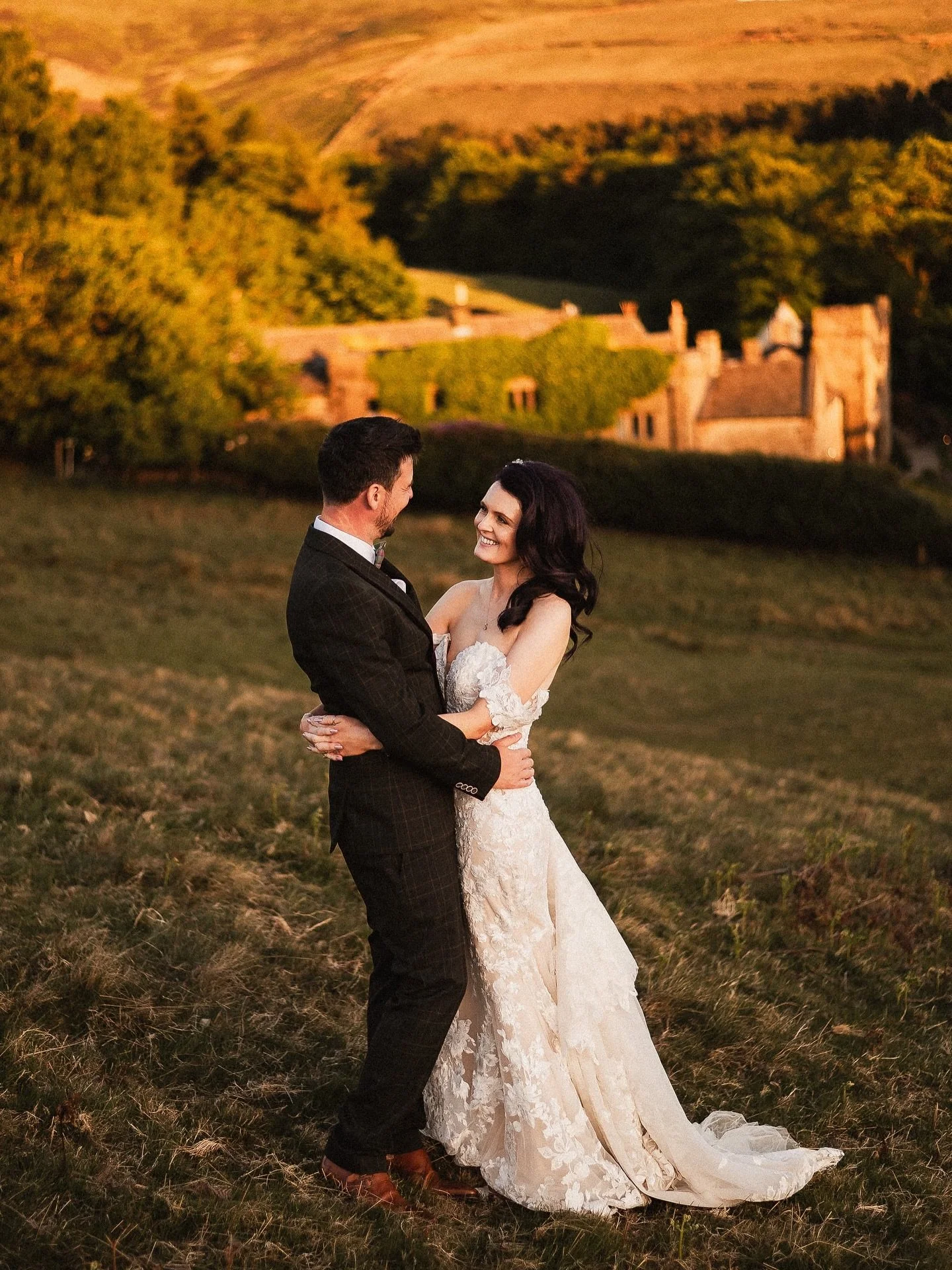 Nowhere near done for this year, but 2025 &lsquo;summer wedding season&rsquo; is now behind. Looking back, every single wedding has been such a joy to photograph; Natural, Comfortable, Real moments all the way through. Here are a few favourites of th