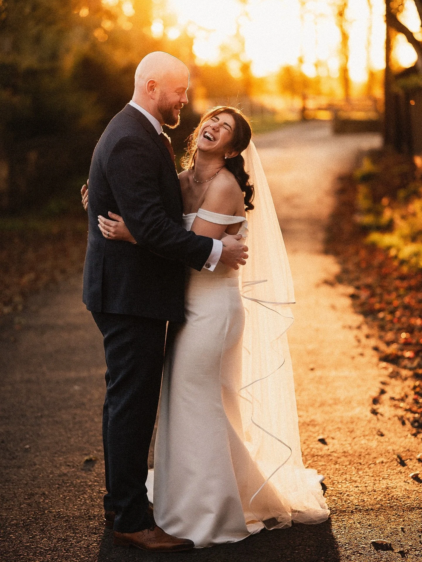 I have these happy, smiley faces on my edit screen right now. Ellie &amp; Alex basking in that golden autumn light at @wentbridgehouse!
.
Venue - @wentbridgehouse 
Men&rsquo;s Suit - @officialskopes 
Brides Dress - @abbeybridal 
Florist - @flowerwork
