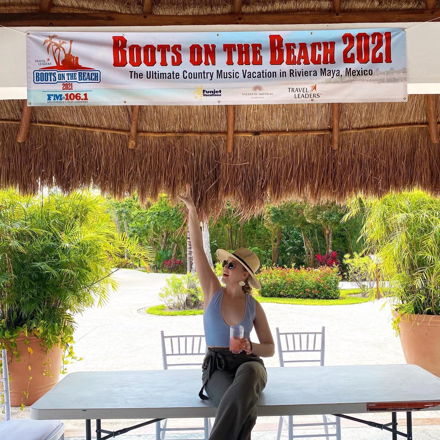 Thanks @fm1061 for thinking of me for #BootsOntheBeach 🌺
Can&rsquo;t wait to play a show for your listeners on Thursday at the incredible @valentinmaya 😍 

#wisconsin #milwaukeesbest #countrymusic #singersongwriter #vivalamexico #beach #cancun #wor