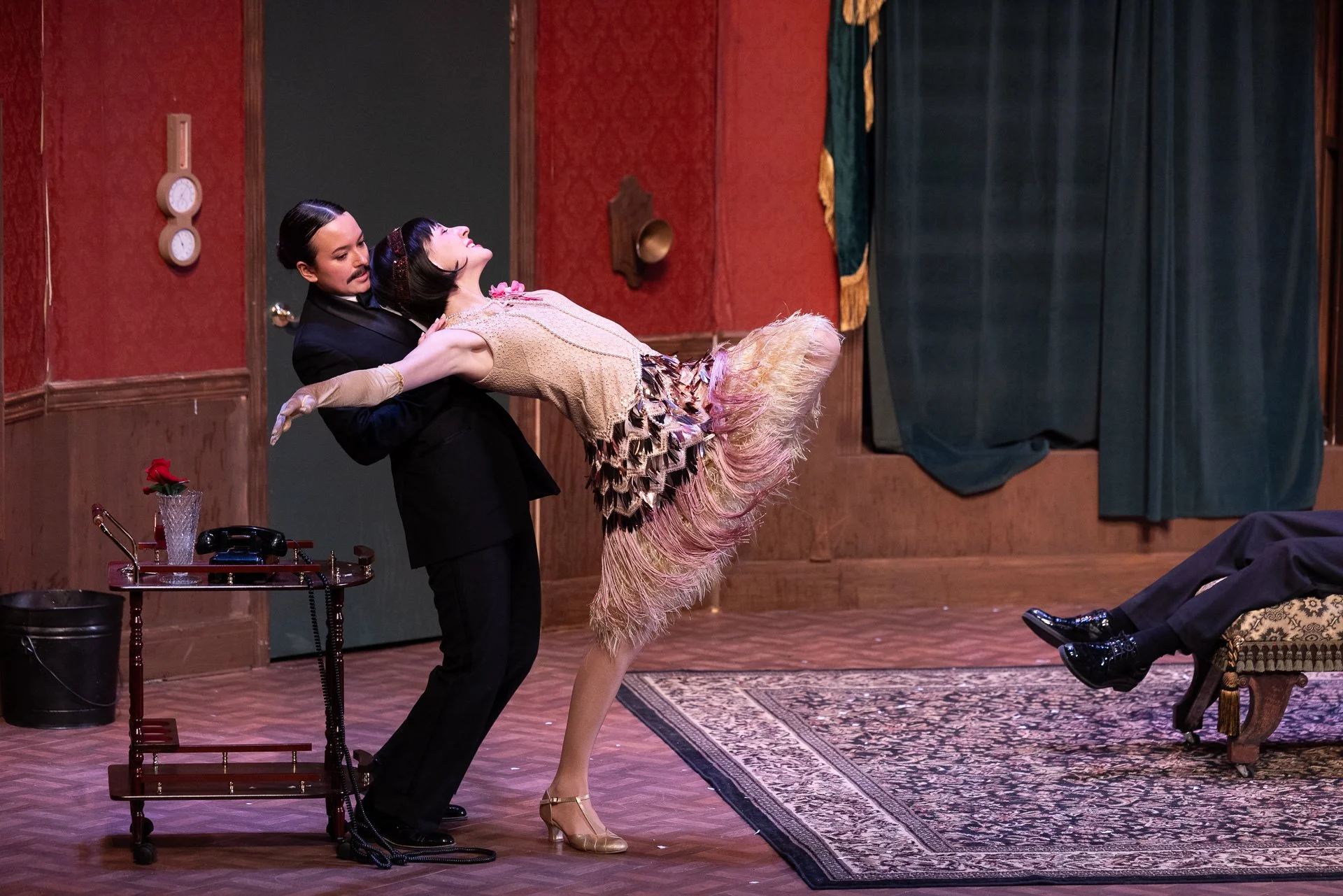 The play that goes wrong-37.jpg