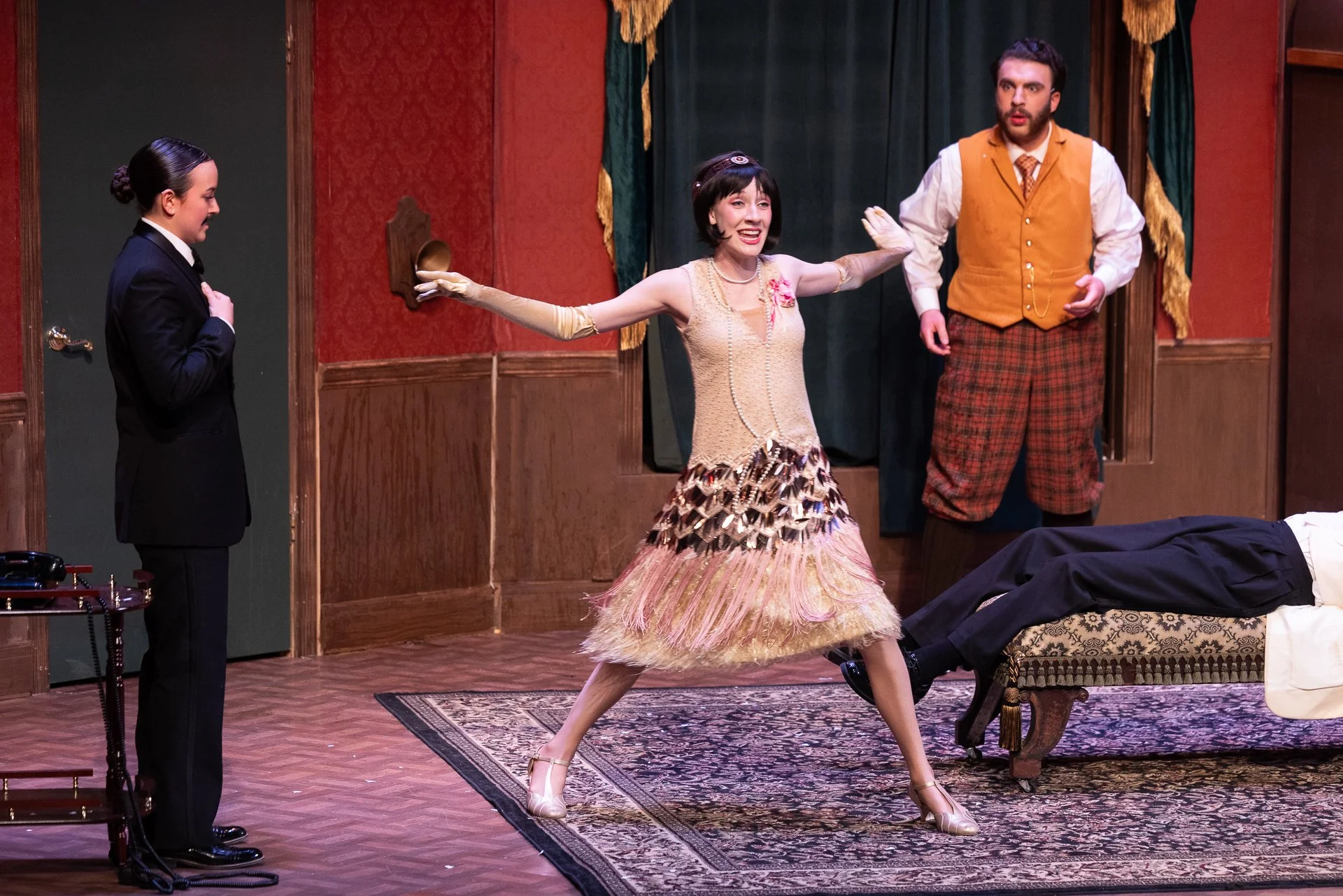 The play that goes wrong-35.jpg