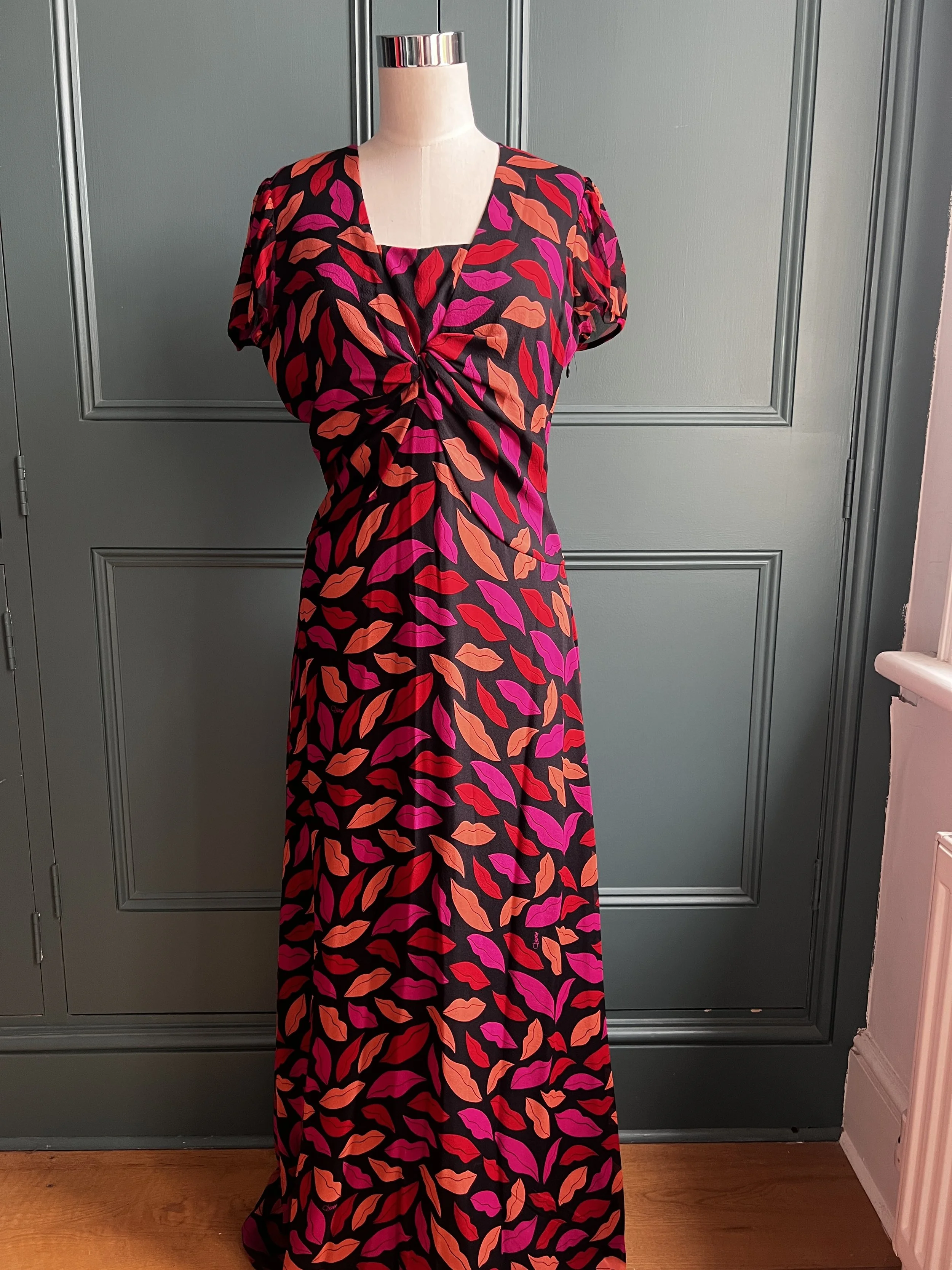 Diane Von Furstenberg Dress Size 10