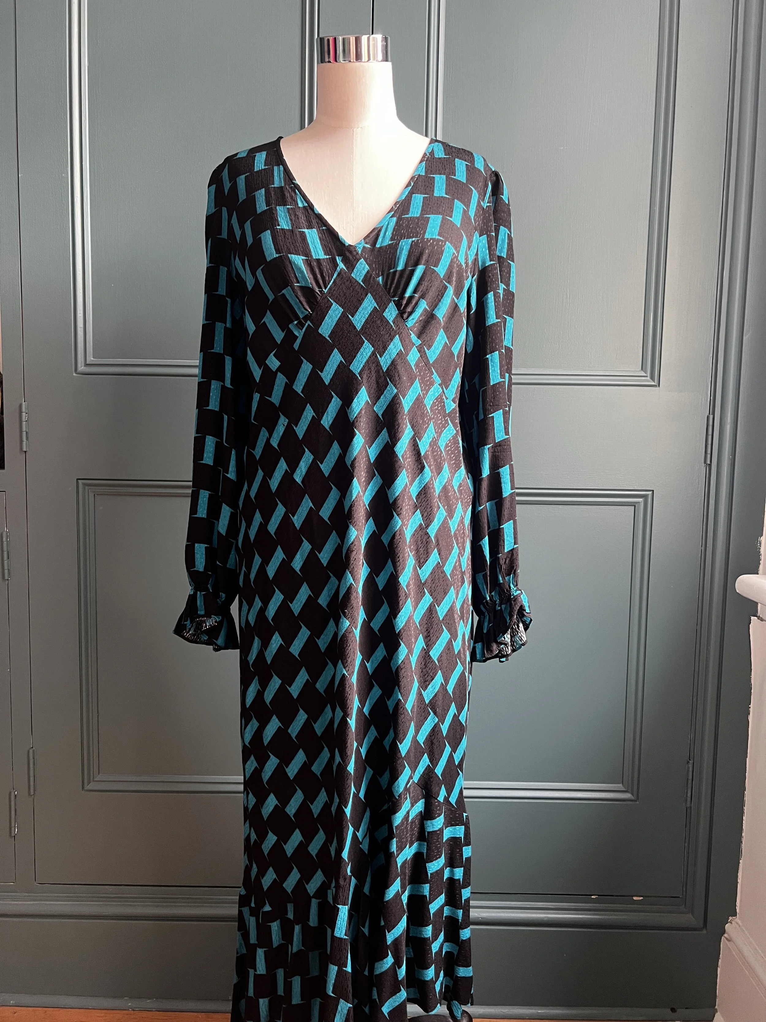 Diane Von Furstenberg Dress Size 12