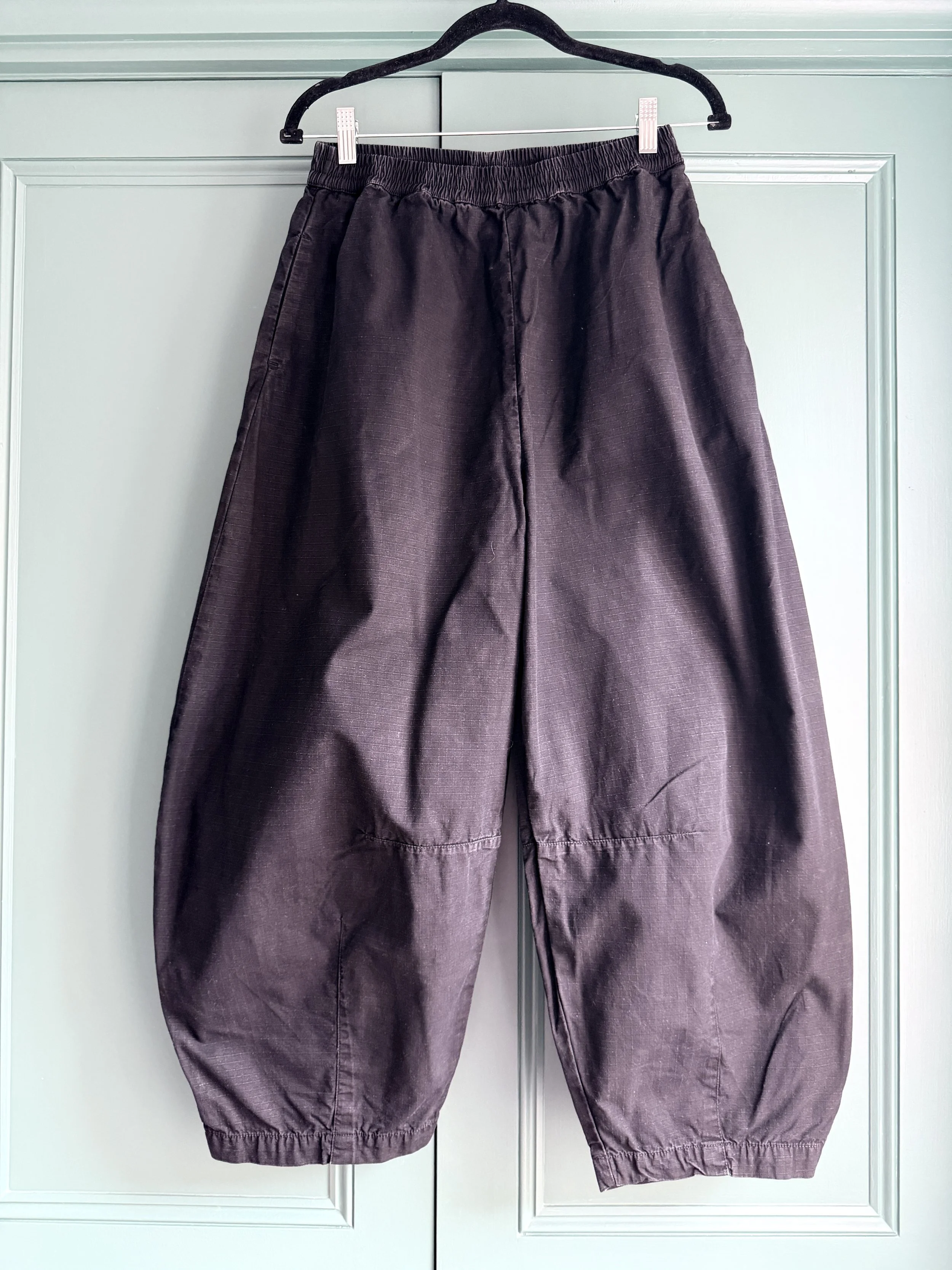 Beyond Nine Trousers Size XS