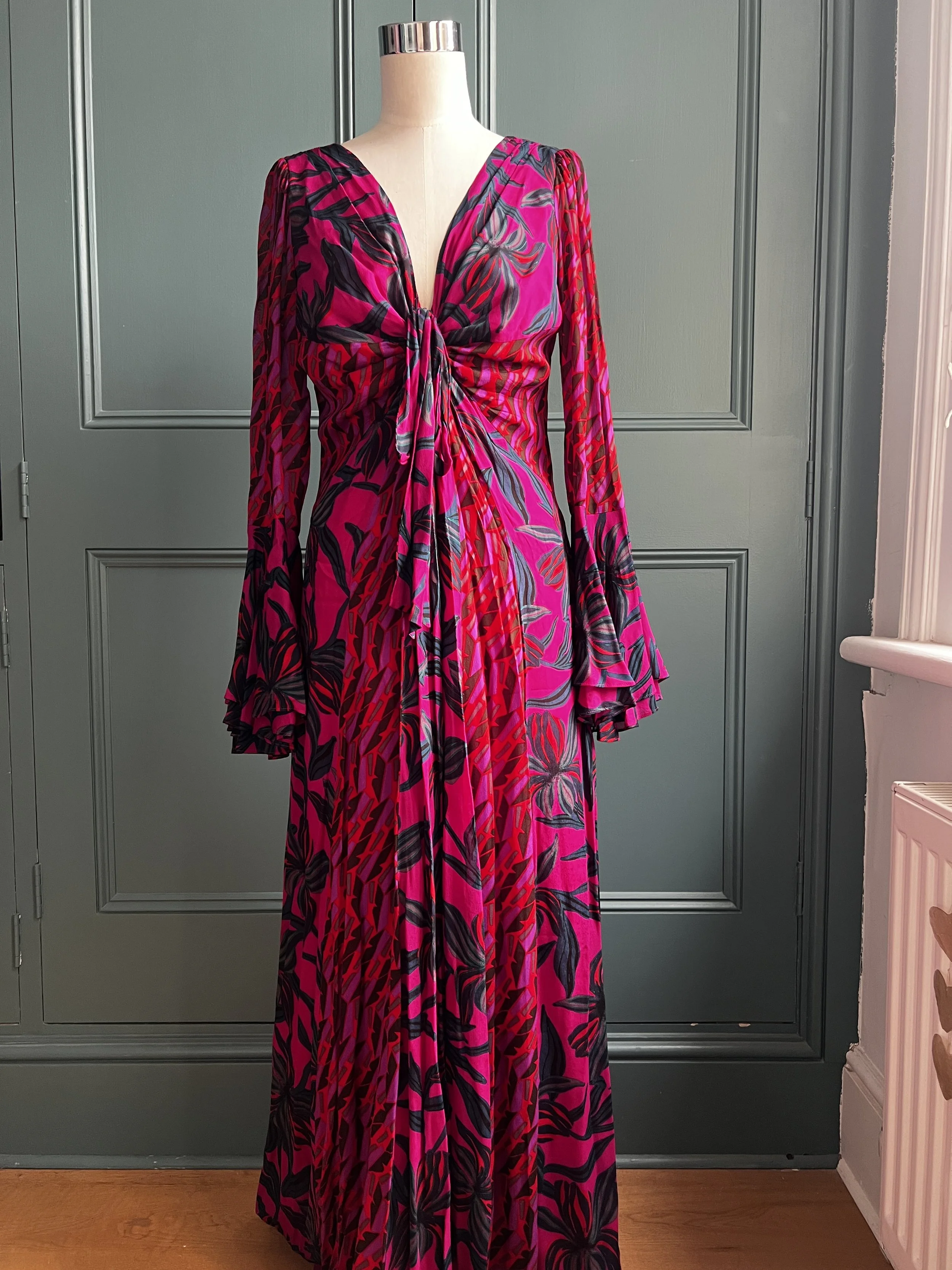 Diane Von Furstenberg Dress Size 12