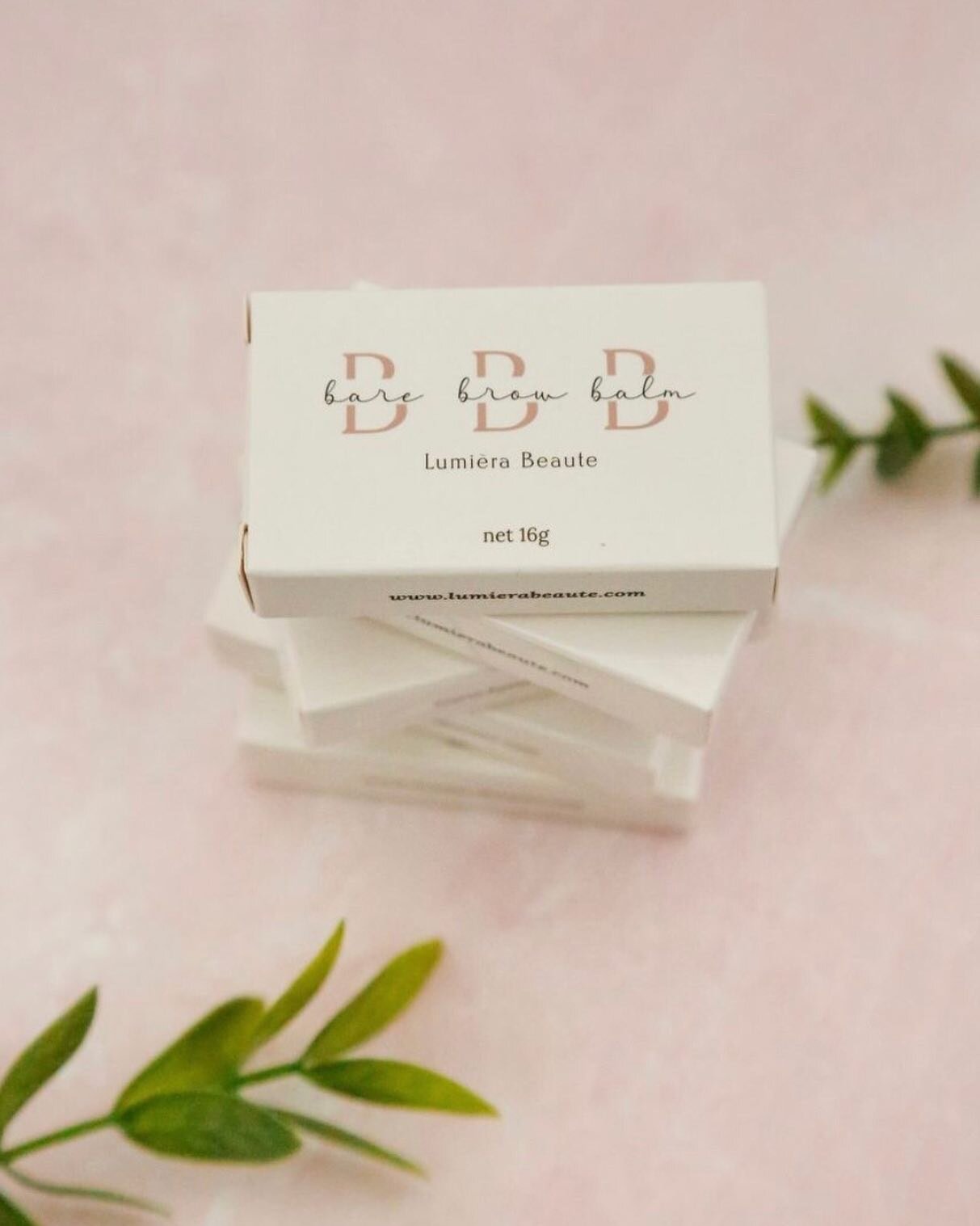 Level up your #browgame!⁠
⁠
Our Bare Brow Balm tames and strengthens your brows with this nourishing packed formula.  BBB non-sticky gel works to freeze those thick and unruly hairs in place. Packed with Vitamin E, Jojoba Oil, Coconut Oil and Grape S
