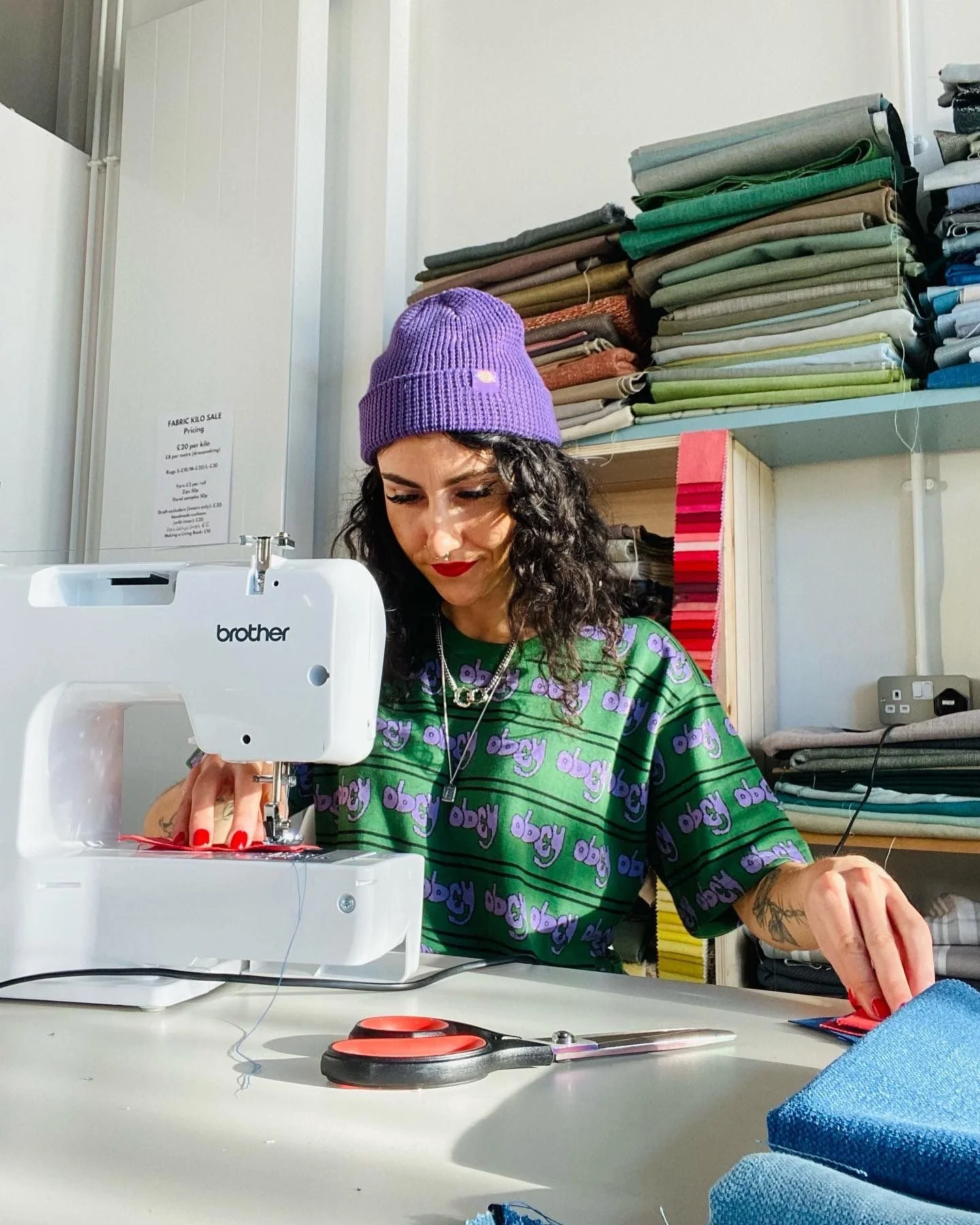 Francesa Taddeo in the studio sewing machine.JPG