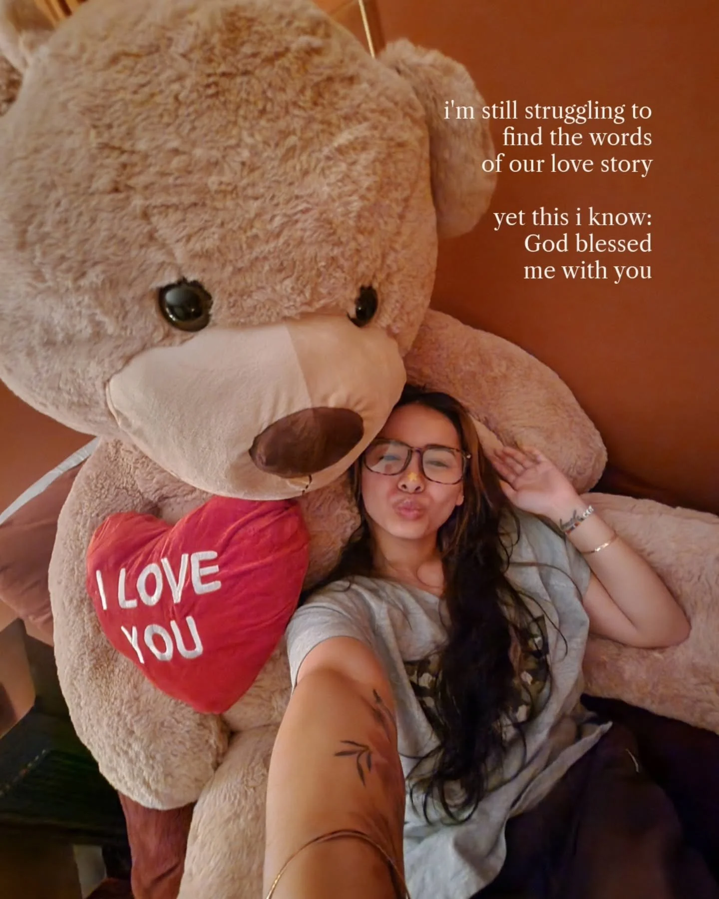 You know that image that's been swirling around social media? The one with the bear, Jesus, and the little girl? 

The girl who was clutching her tiny teddy, afraid to let go. 

Unknowingly aware that Jesus had an even greater teddy He wanted to give