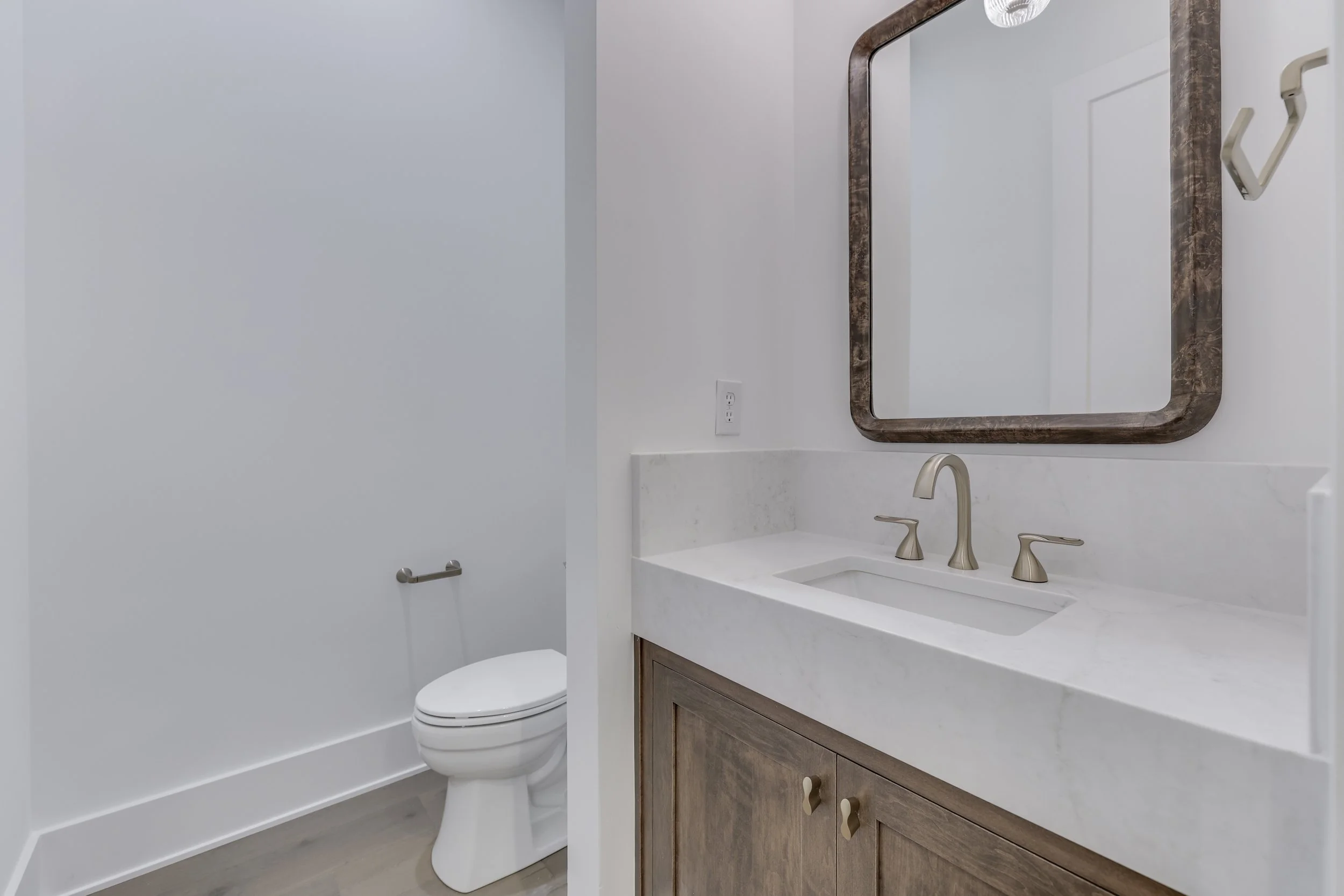 10880 Dartmoor Ct-25.jpg