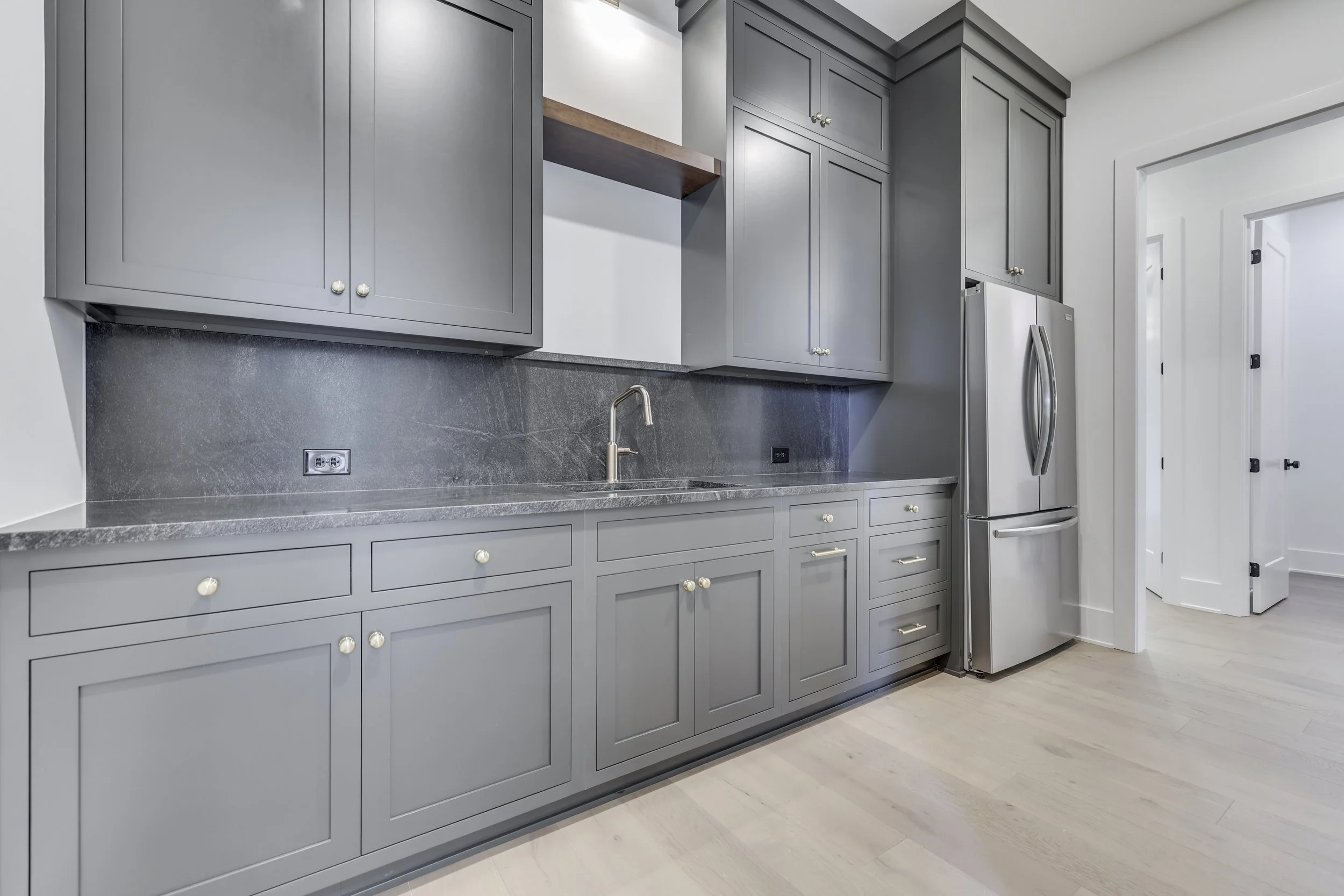 10880 Dartmoor Ct-19.jpg