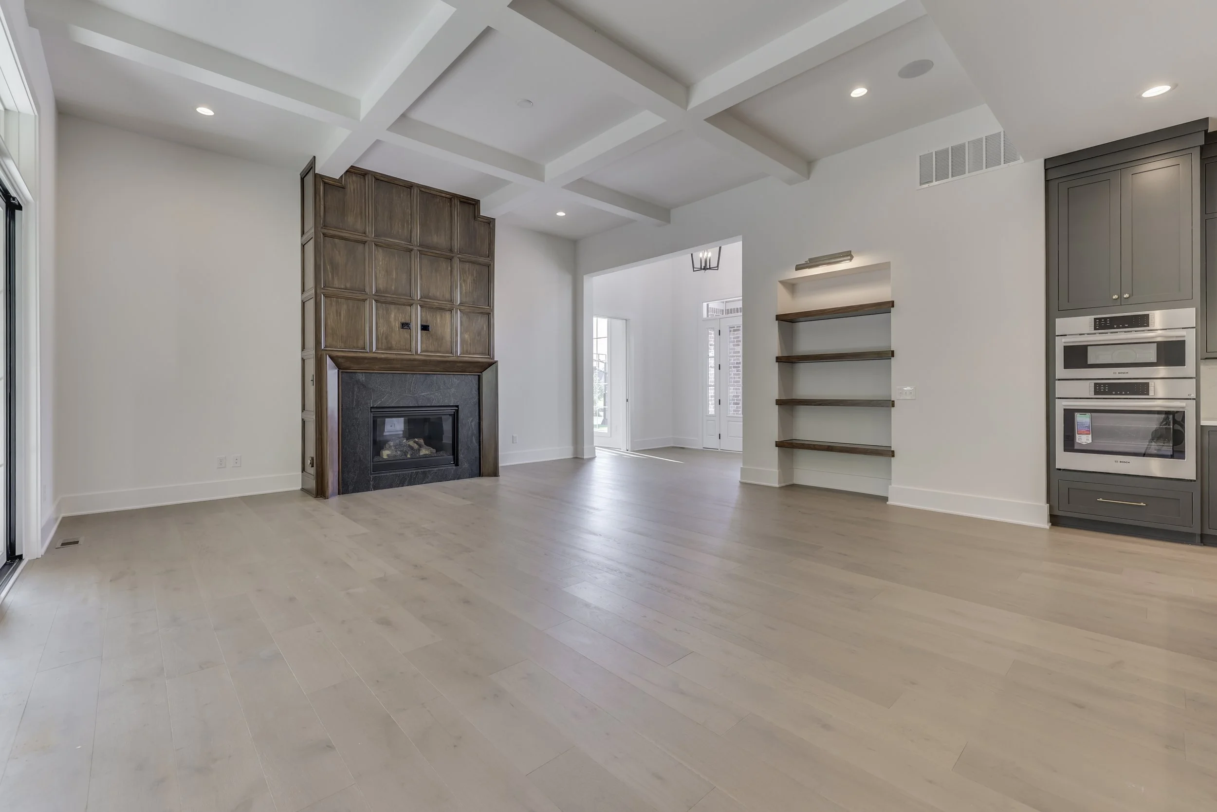 10880 Dartmoor Ct-8.jpg