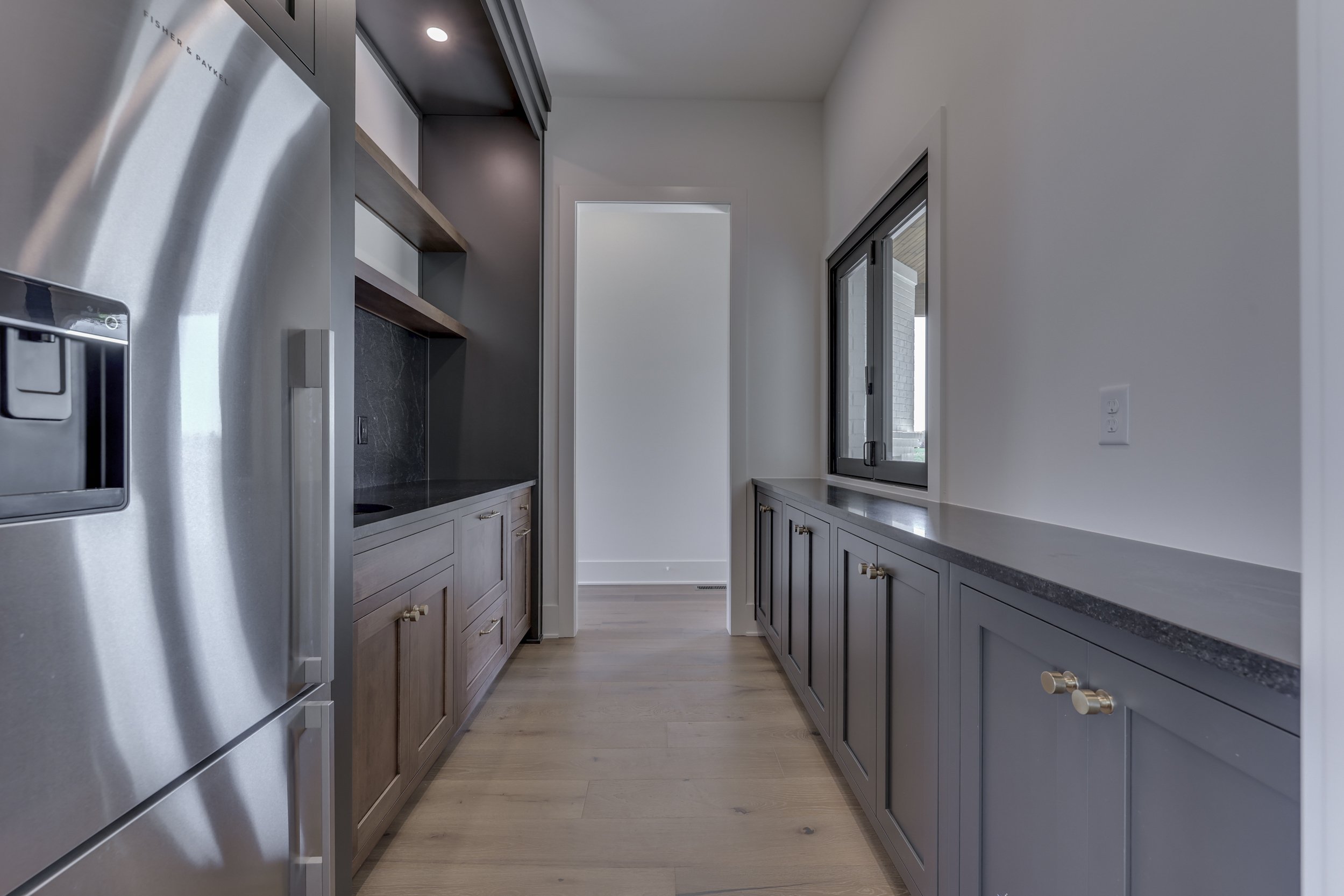 24-Butler-s-Pantry.jpg