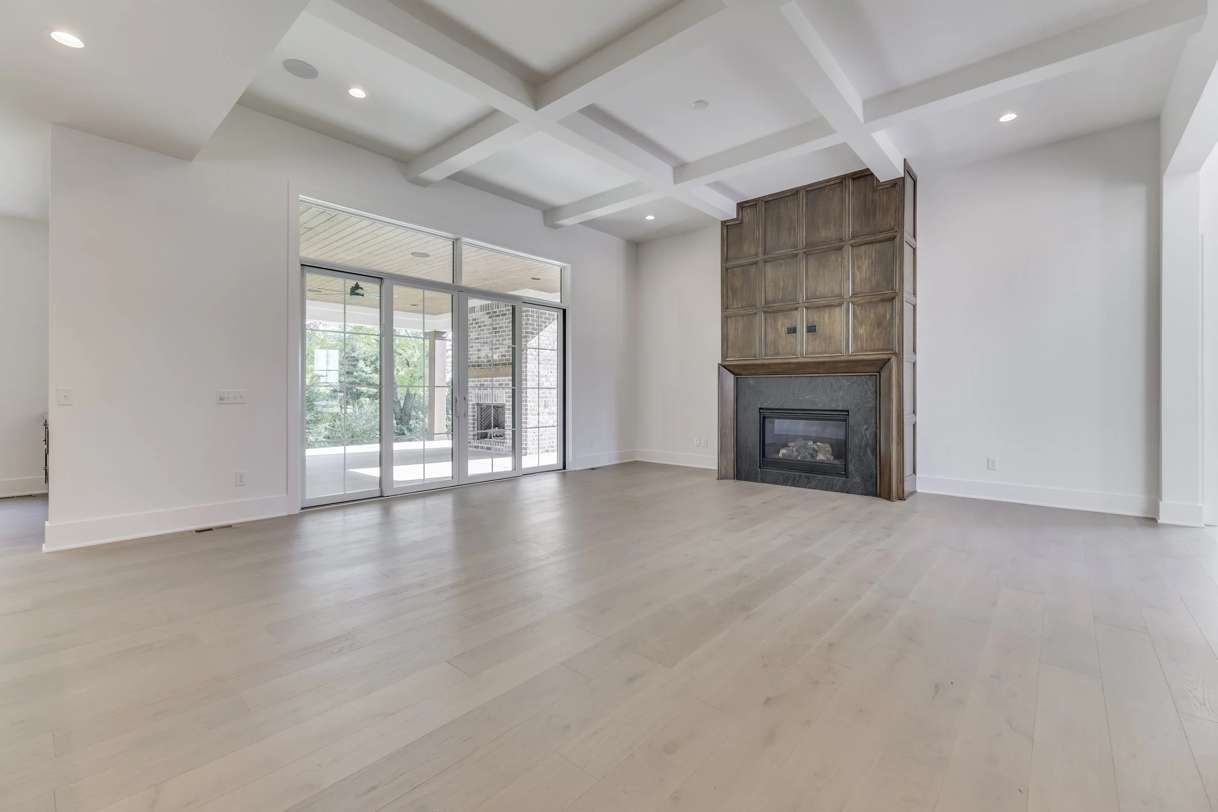 10880 Dartmoor Ct-7.jpg