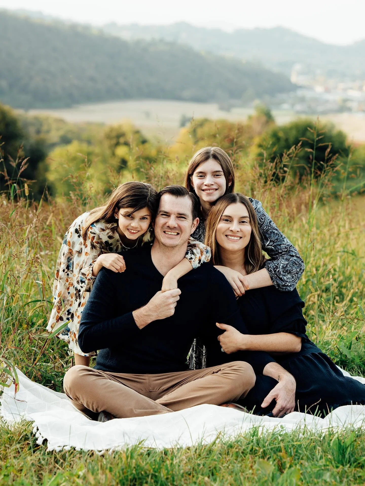 Fall sessions are in full swing, perfect for those Christmas cards!☺️

🔎: Italy photographer | Italy family photographer | Vicenza photographer