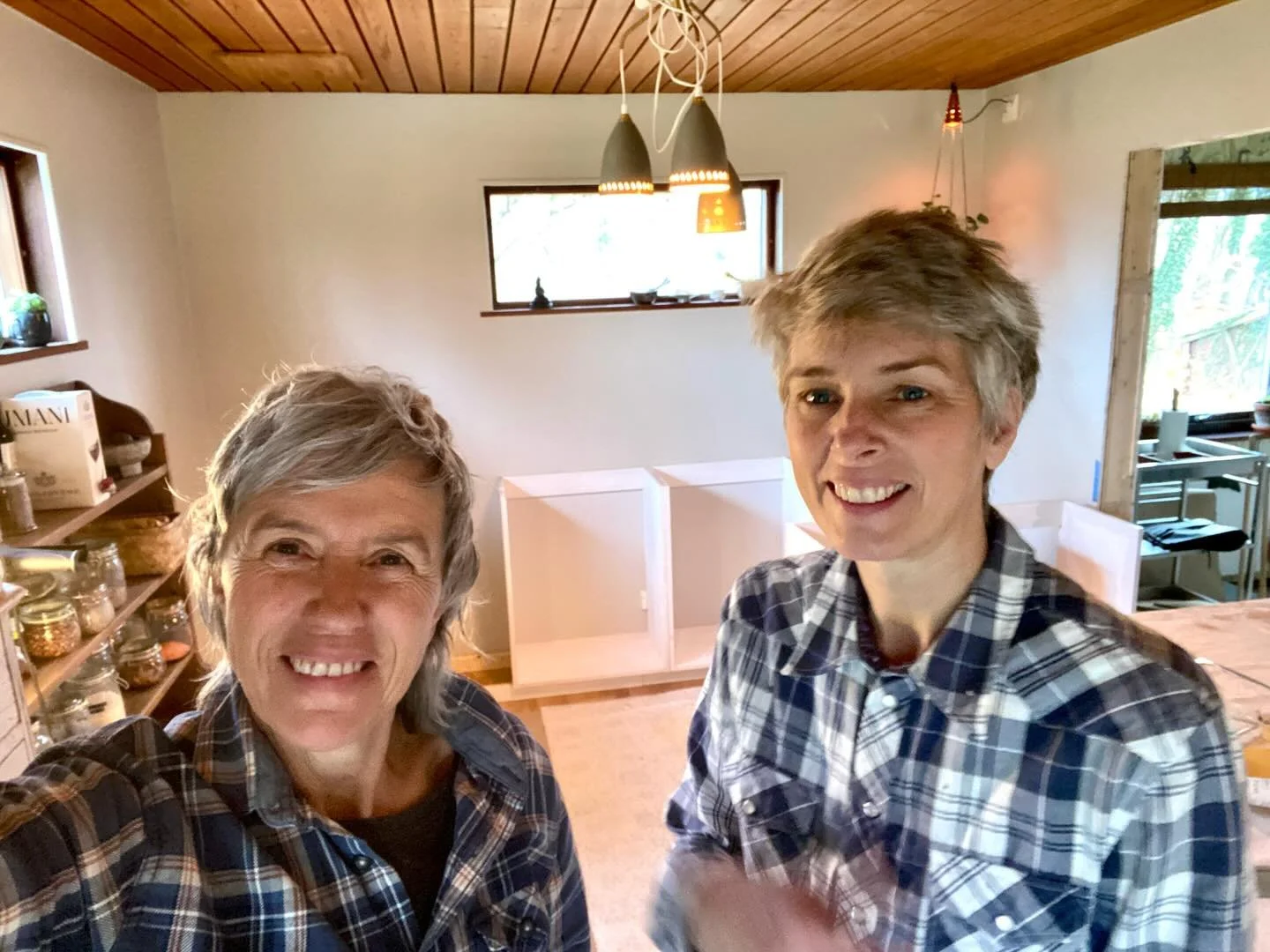 After the ecstasy the laundry! Or in our case back to work on building a new kitchen after a super enjoyable retreat with @buddhistcenter 
Missing everyone today ❤️