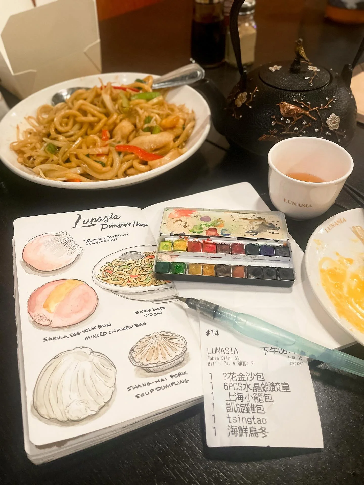 During my visit to Los Angeles, I made a visit to one of my favorite restaurants in Southern California - Lunasia Dim Sum (@lunasia.dimsum). Known for their Chinese dishes and wide array of dim sum, a style of Canotnese food that is usually in the fo