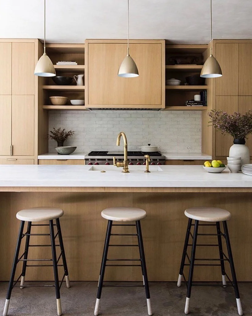 starting the week strong 💫
&bull;
&bull;
design by @discinteriors 
&bull;
&bull;
&bull;
#Newyorkdesigner #interiordesign #textiledesign #residentialdesign #bedroomdesign #kitchendesign #bathroomdesign #interiordesigner #interiores #homedecor #homede