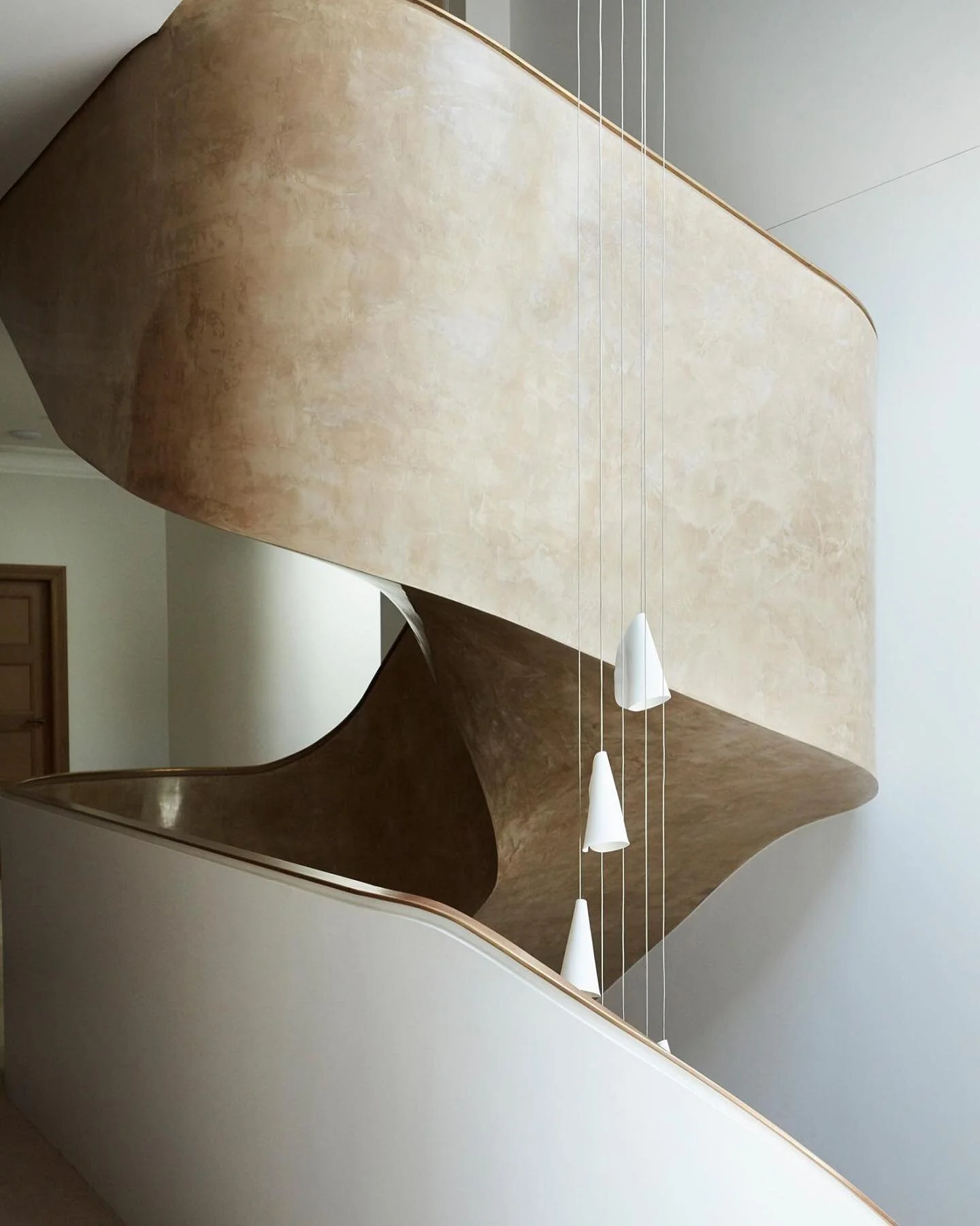 Hello there 😍... did I mention we are BIG stair ppl!?✨💫
&bull;
&bull;
&bull;
design by @luigirosselliarchitects 
&bull;
&bull;
#Newyorkdesigner #interiordesign #textiledesign #residentialdesign #bedroomdesign #kitchendesign #bathroomdesign #interio