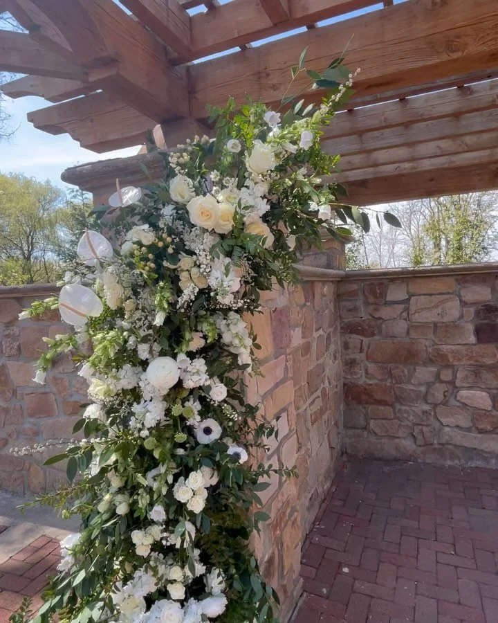 The breeze and background laughter were paid actors 🙃
&bull;
#floralpillars 
#buckscountyweddings 
#newhopewedding 
#landmarkwedding