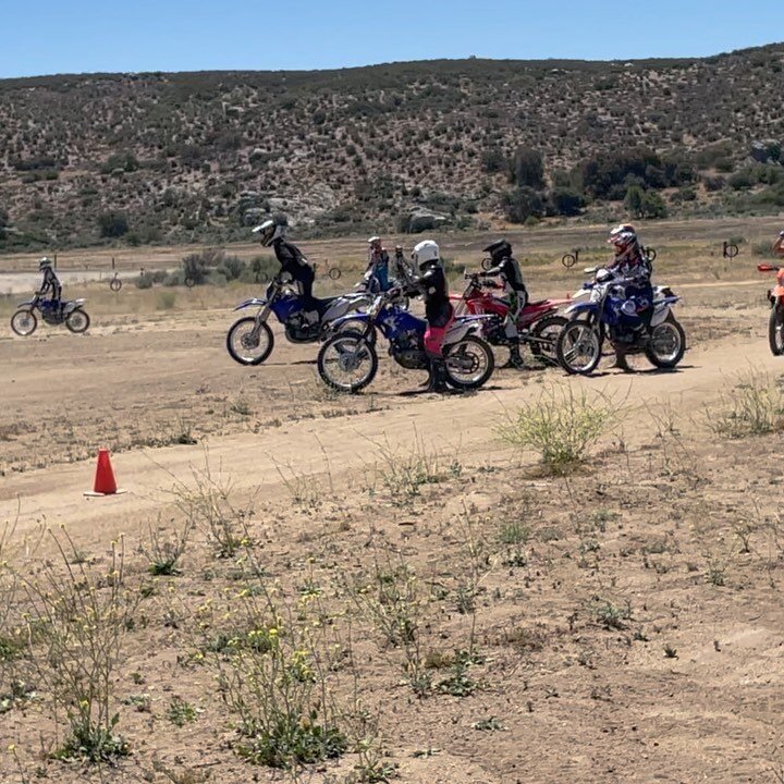 Day 2 was even more incredible with all of these badass babes! What a weekend of strength, growth &amp; pushing through your fears! More to come about this epic weekend! 
.
.
.
#dirtbike #moto #adventure #girlswhoride #babesinthedirt #tomgirl