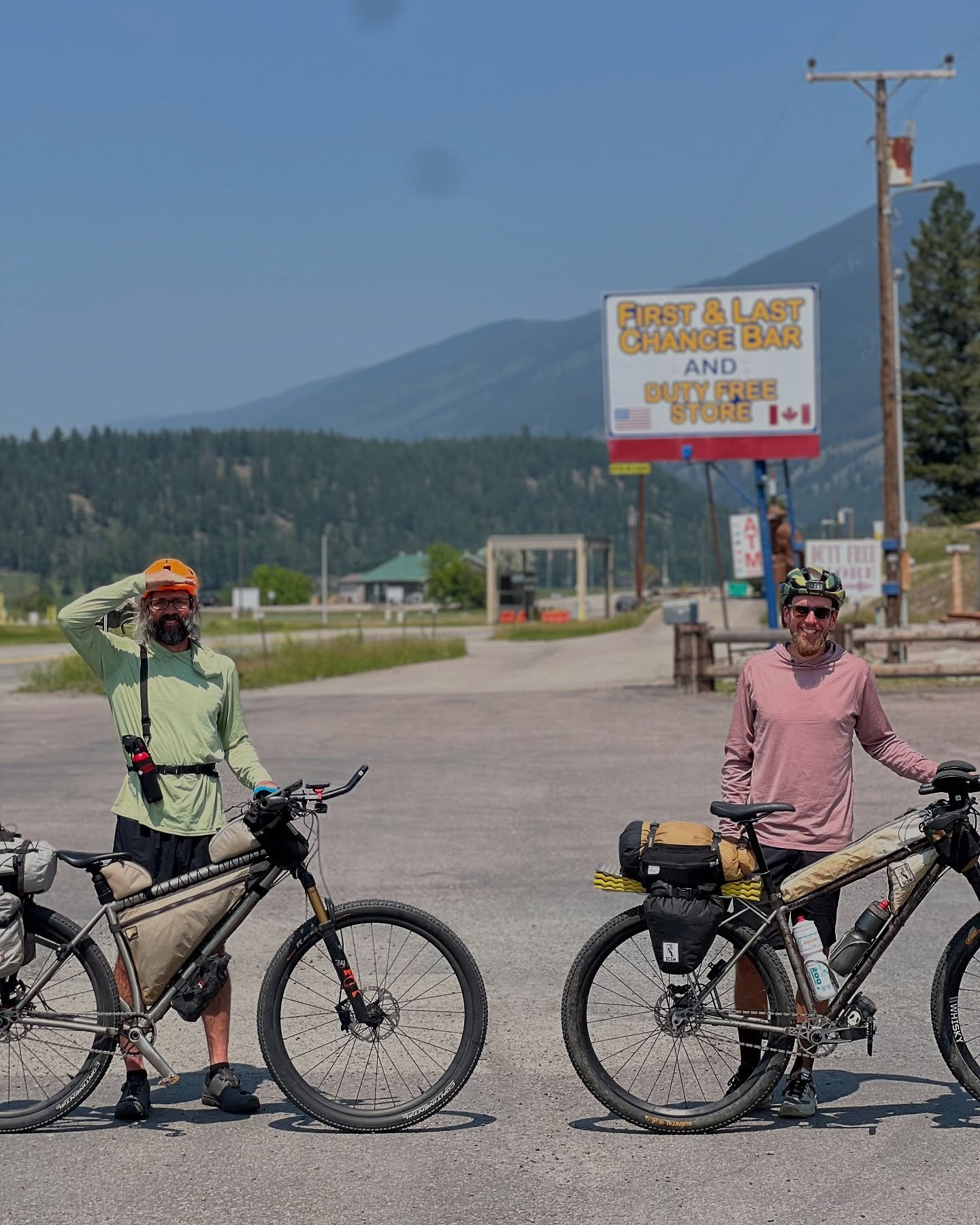 Best of luck to the 4 Arkansas riders and all our friends lining up for the Tour Divide today! 

@onermaa
@natronbom 
@windlecommarandy 
@senorsquare 

📸 @kowa_bunga