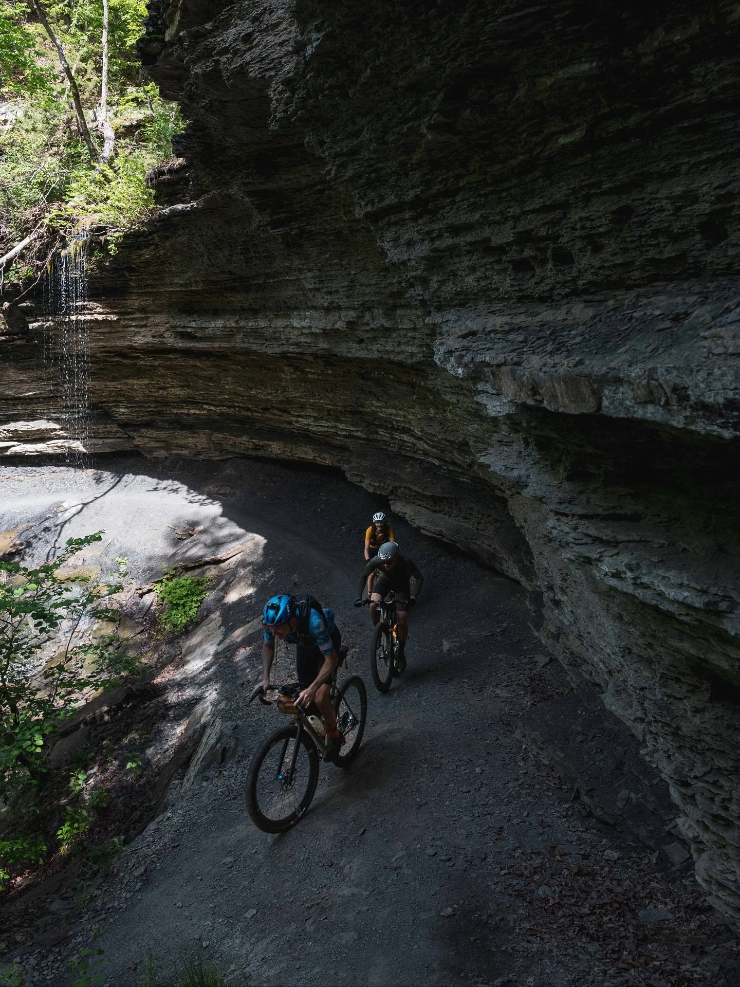 Impossible Route OZARKS is now available for streaming on Vimeo! @jeremiahbishoprides teams up with @alex_howes to take on a wild challenge covering the 300-mile Ozark Mega Loop while additionally needing to hit 5 of 7 bonus checkpoints within 40 hou