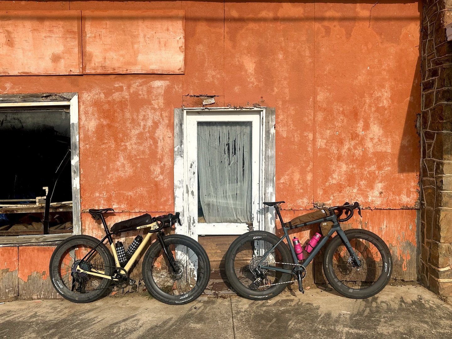 rural Arkansas ramblin' // windows into the past