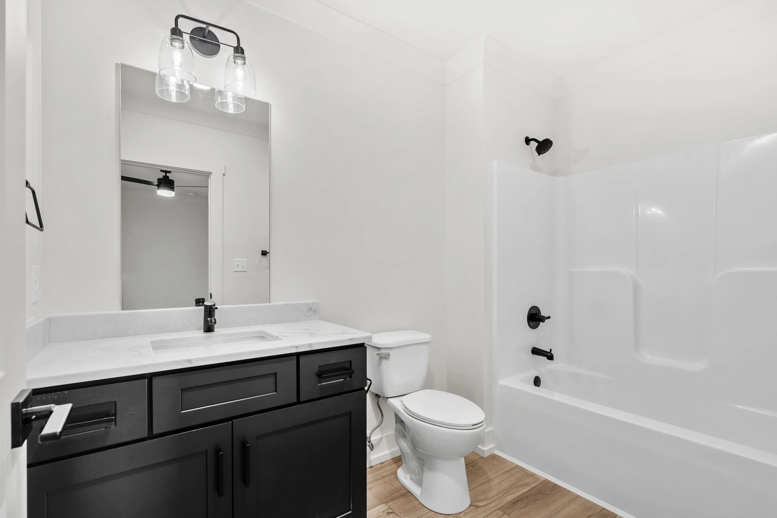 Upstairs Front Bathroom