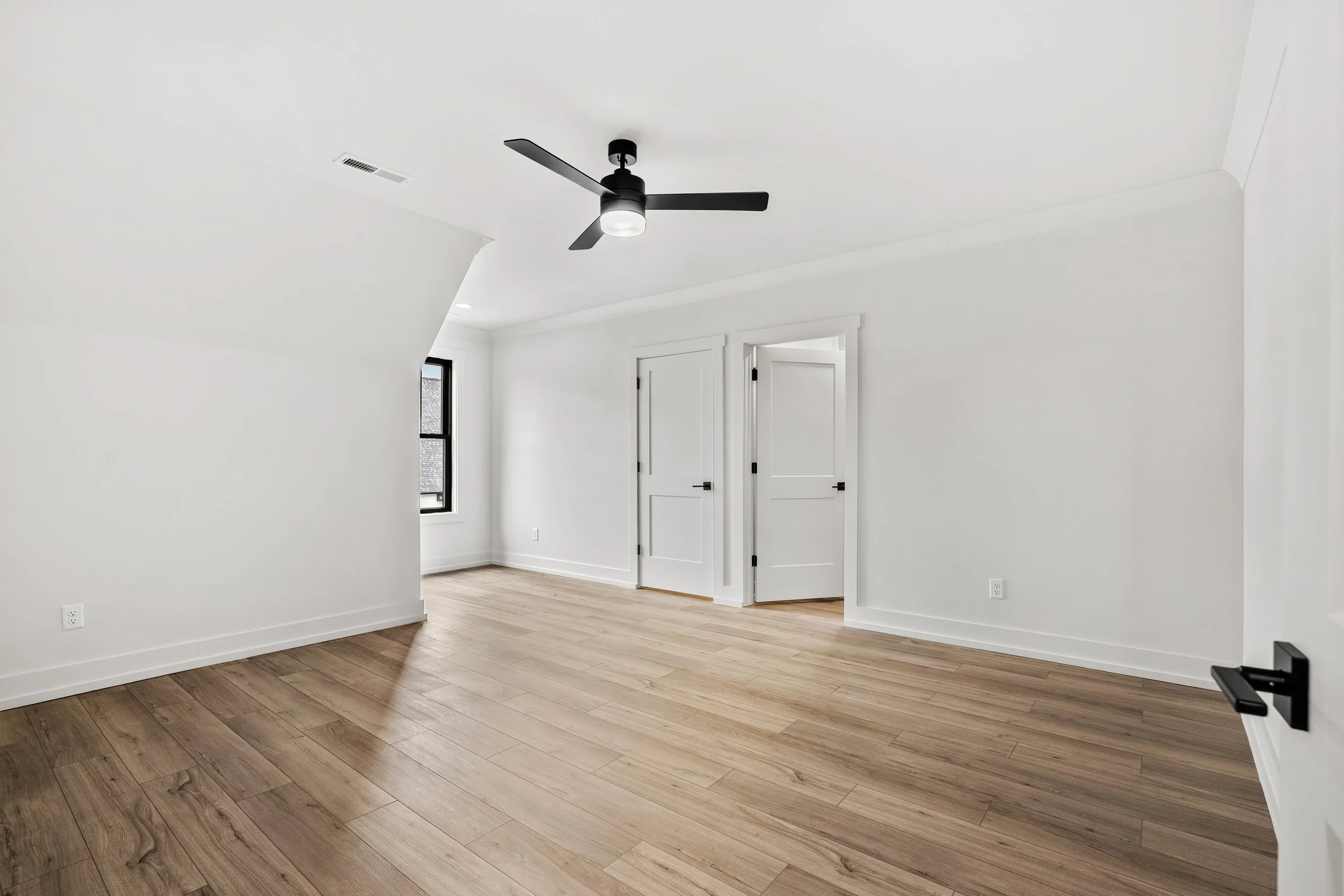Upstairs Front Bedroom