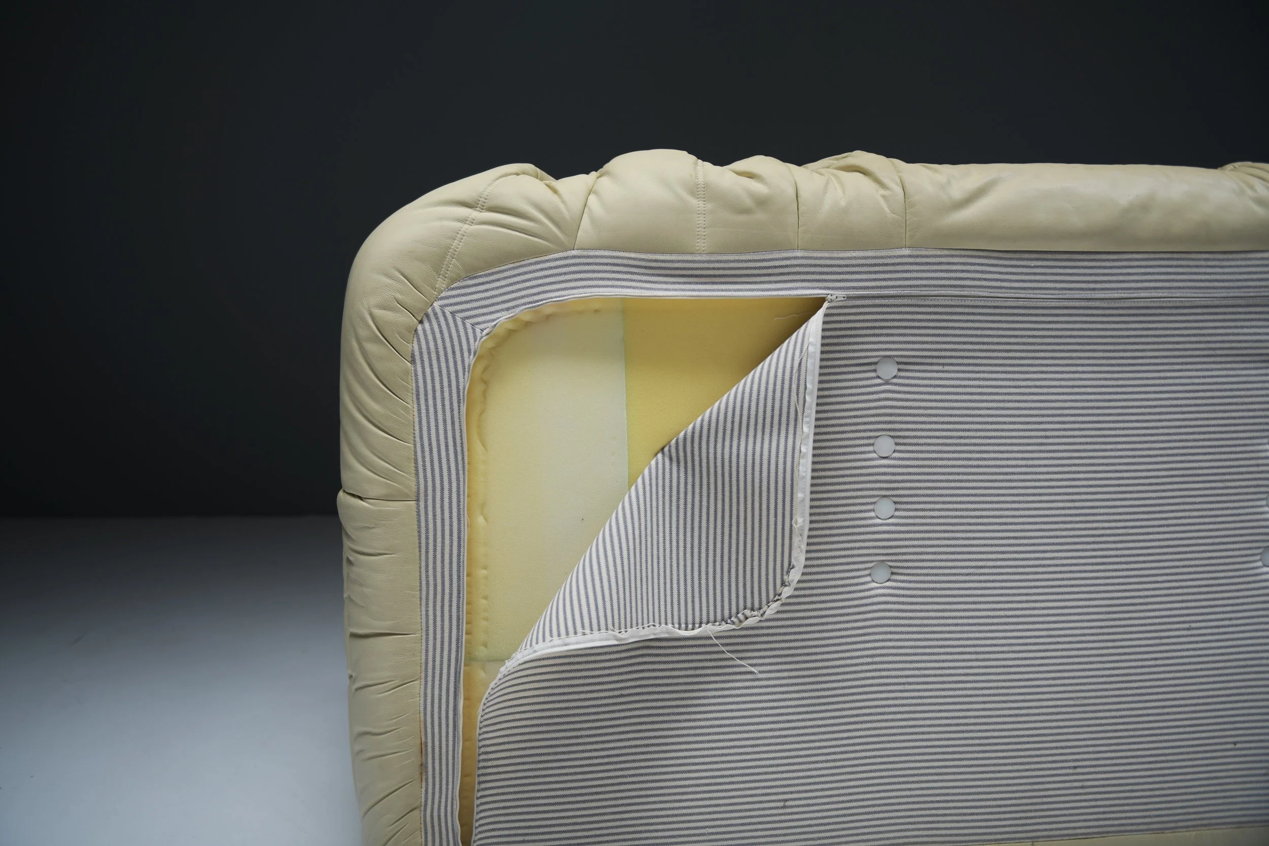 15 togo Medium Settee armrests beige creme off white Ligne Roset vintage leather michel ducaroy cinna aera lab aeralab 1stdibs design furniture lounge 2007 .jpg