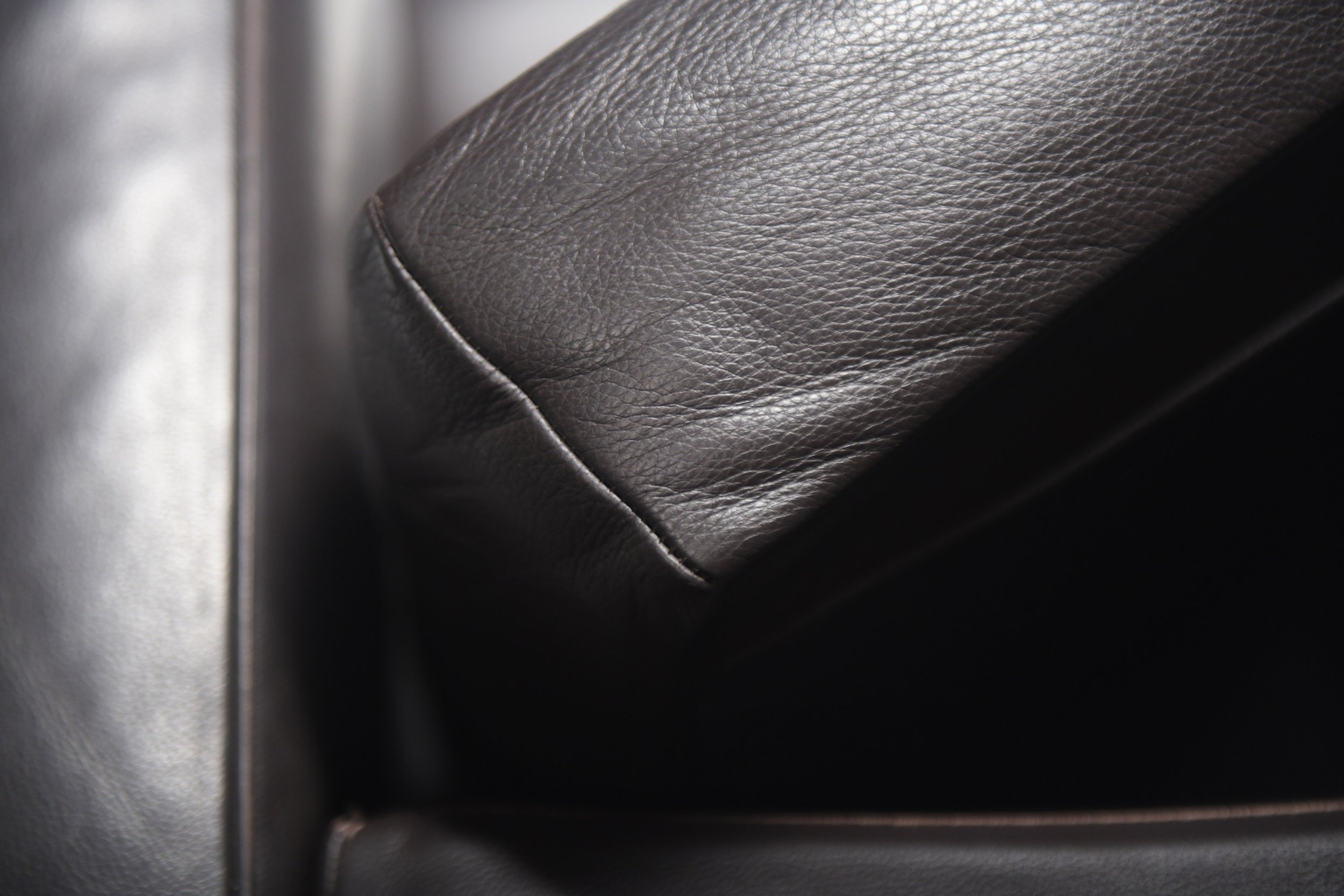 11 LC 2 LC2 1-seater fauteuil lounge armchair Le Corbusier, Pierre Jeanneret Charlotte Perriand Cassina dark brown leather aera lab aeralab albrecht vintage design furniture 1stdibs .jpg