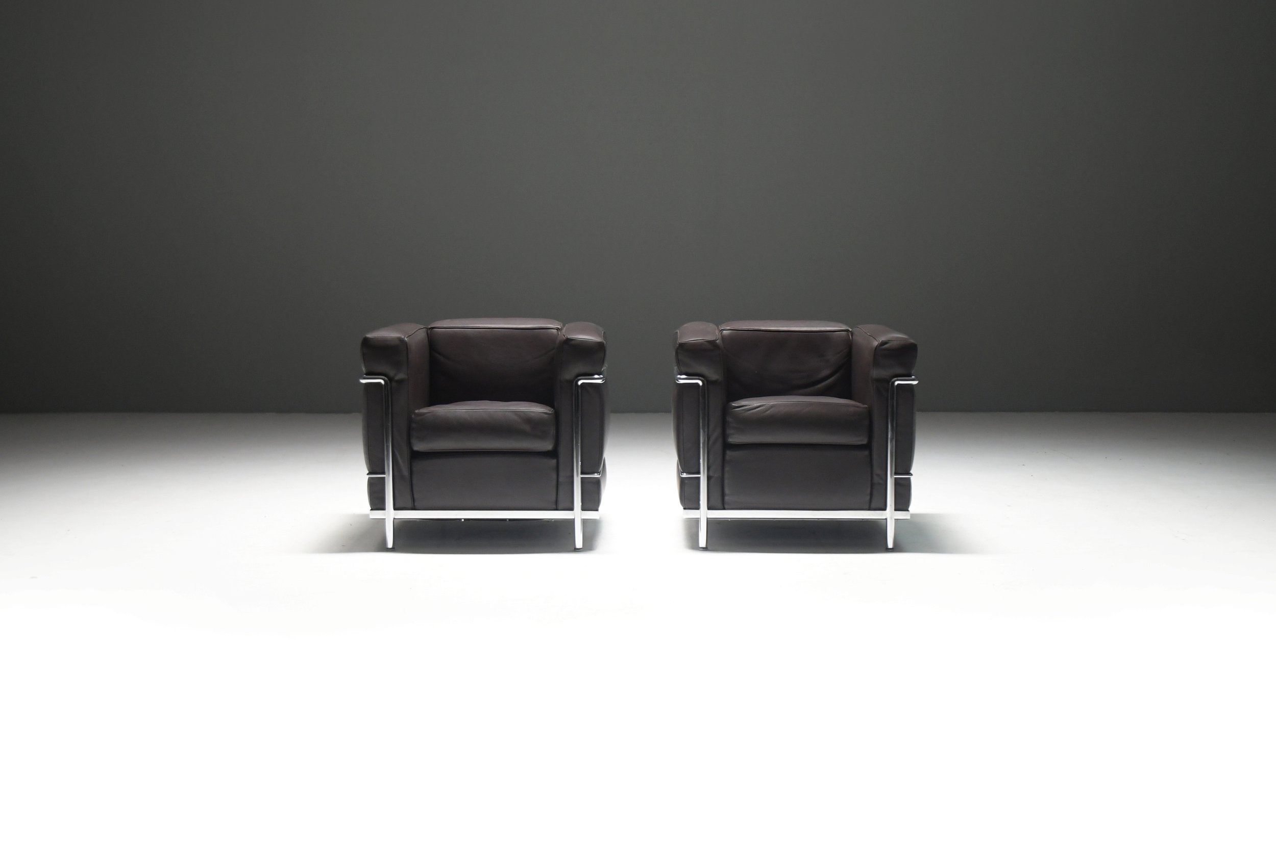 1 LC 2 LC2 1-seater fauteuil lounge armchair Le Corbusier, Pierre Jeanneret Charlotte Perriand Cassina dark brown leather aera lab aeralab albrecht vintage design furniture 1stdibs .jpg