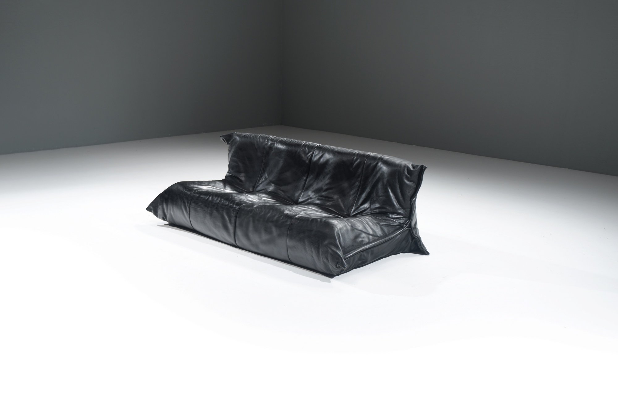 YOKO Michel Ducaroy Ligne Roset vintage black leather design aera lab furniture