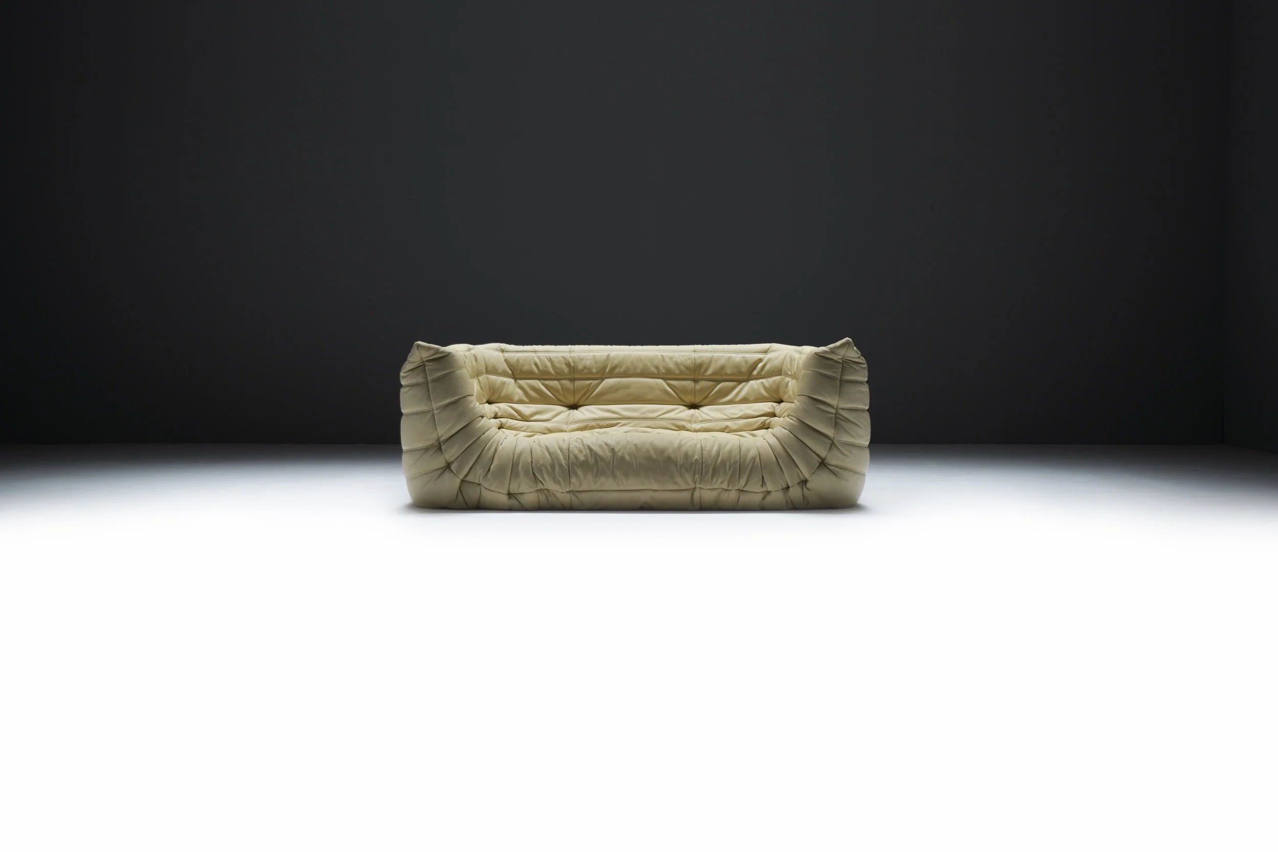 1 togo Medium Settee armrests beige creme off white Ligne Roset vintage leather michel ducaroy cinna aera lab aeralab 1stdibs design furniture lounge 2007 .jpg