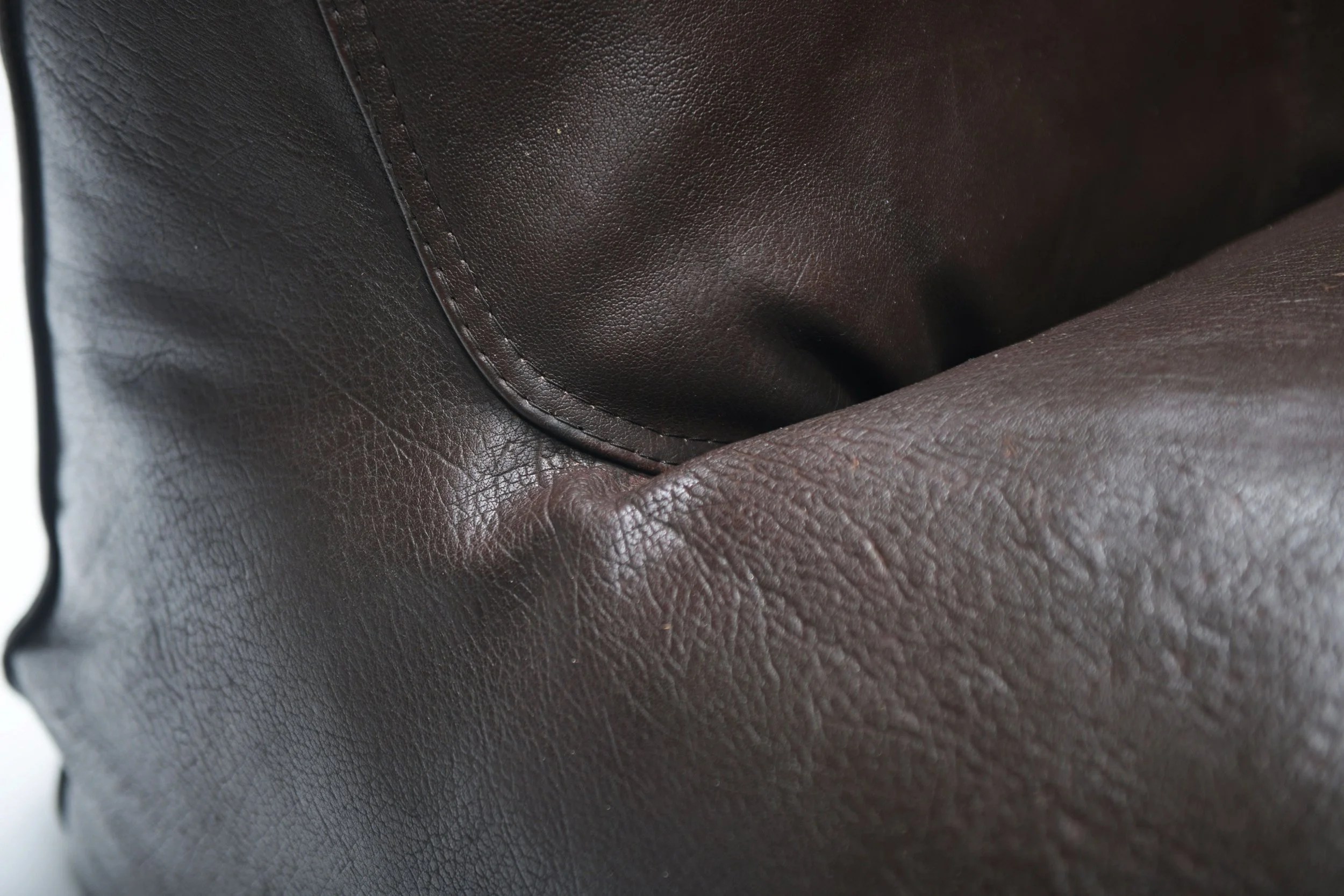 9 le Bambole black dark brown neck saddle leather vintage seat lounge no armrests Mario Bellini B & B C B&B Italia cassina aera lab aeralab albrecht 1stdibs design furniture belgium.jpg