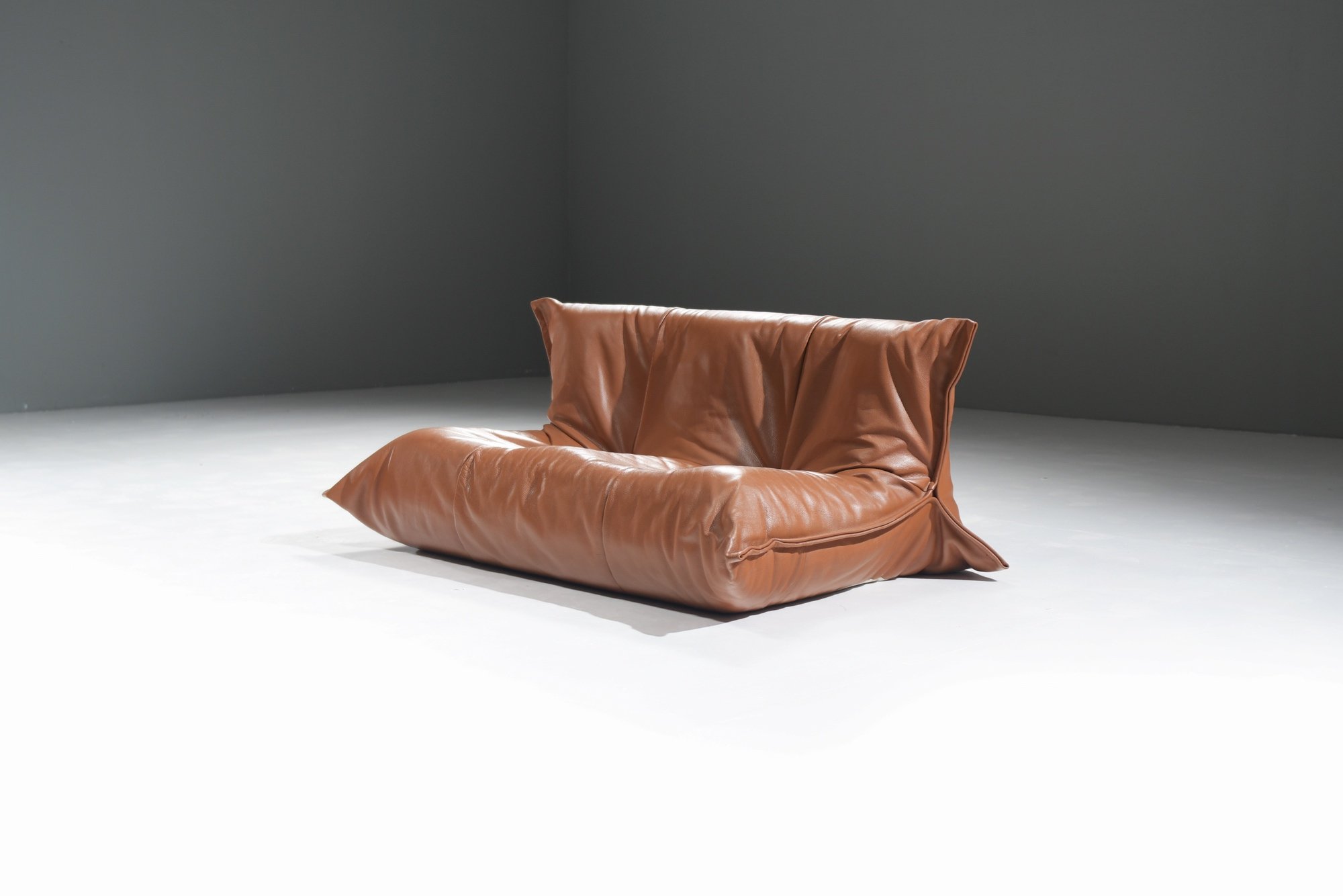 2 yoko cognac brown leather 2-seater michel ducaroy ligne roset france togo aera lab aeralab bart albrecht vintage design furniture 1stdibs belgium dendermonde.jpg