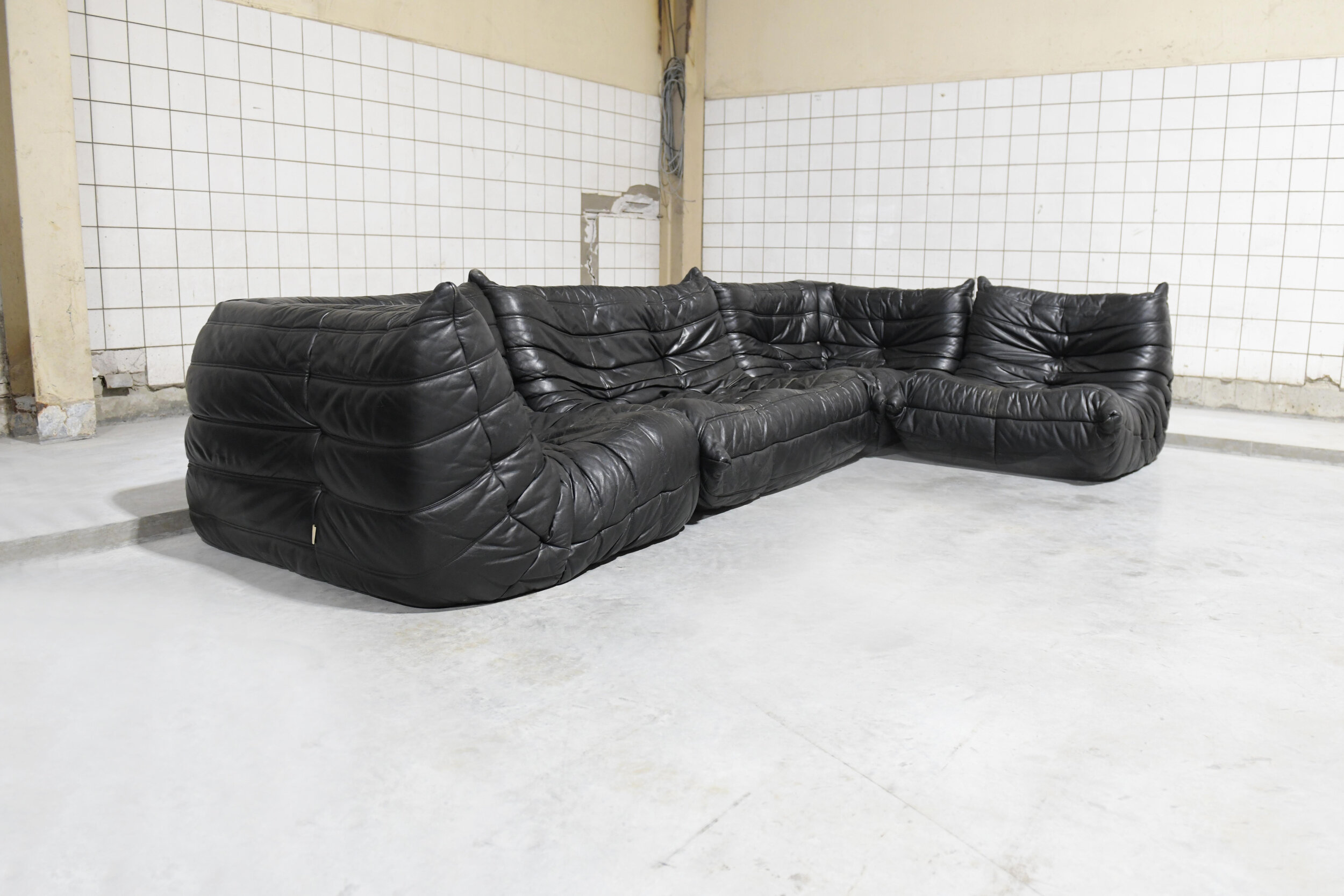 2 togo black leather vintage michel ducaroy ligne roset aera lab albrecht design.jpg