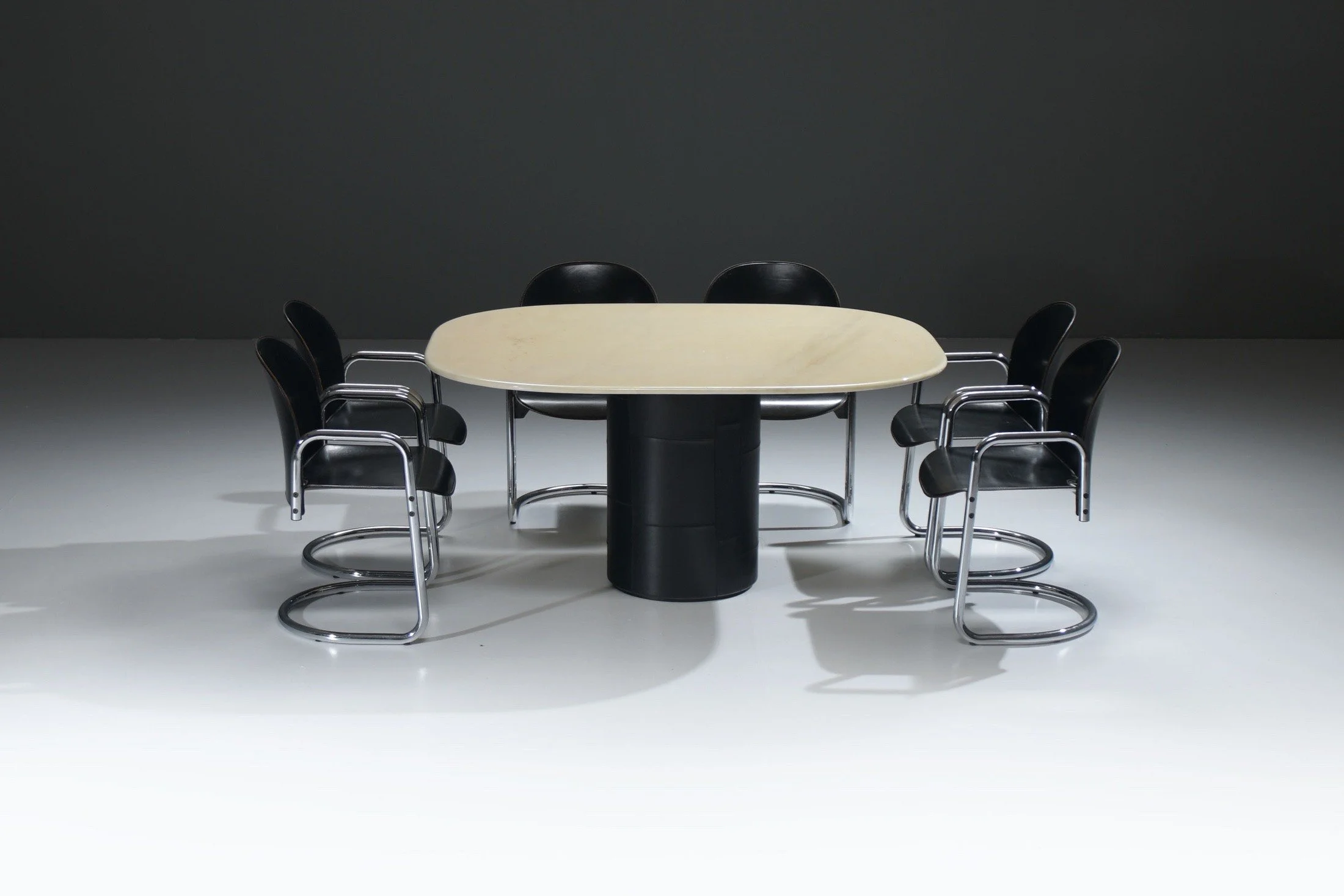 Whoppah afra tobia scarpa b b italia c tobio marble dining table beige creme black leather dialogo chairs dining vintage aera lab aeralab albrecht design furniture 1stdibs belgium.jpg